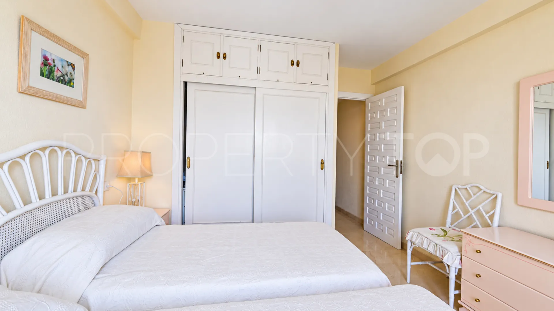 Town house with 2 bedrooms for sale in Calahonda