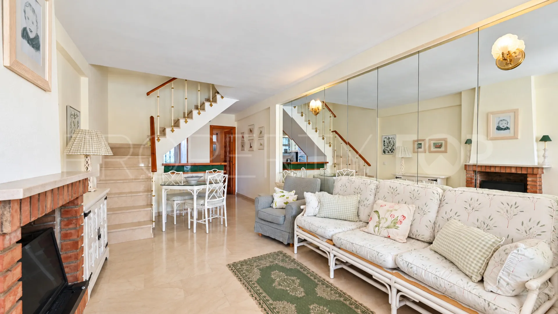 Town house with 2 bedrooms for sale in Calahonda
