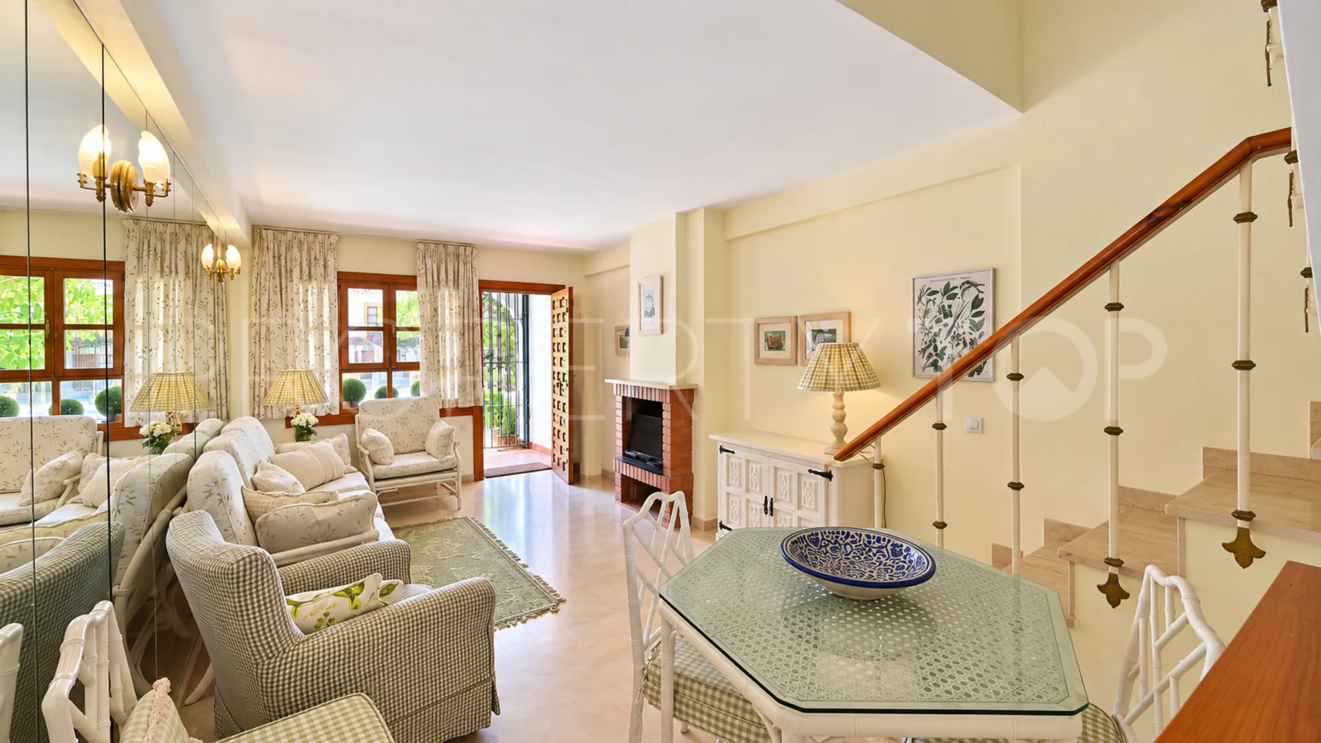 Town house with 2 bedrooms for sale in Calahonda