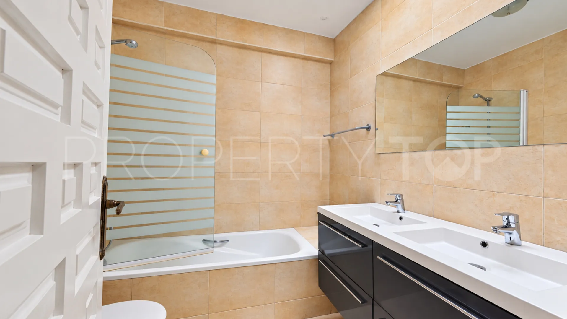 Town house with 2 bedrooms for sale in Calahonda