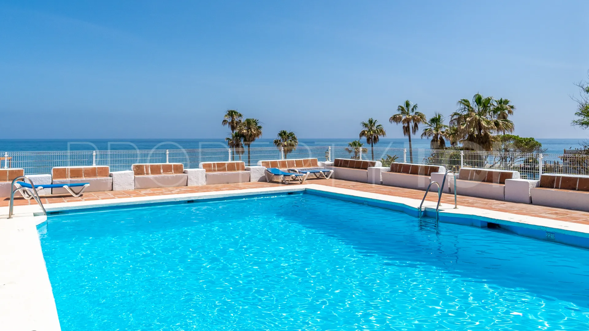 2 bedrooms apartment in Calahonda for sale