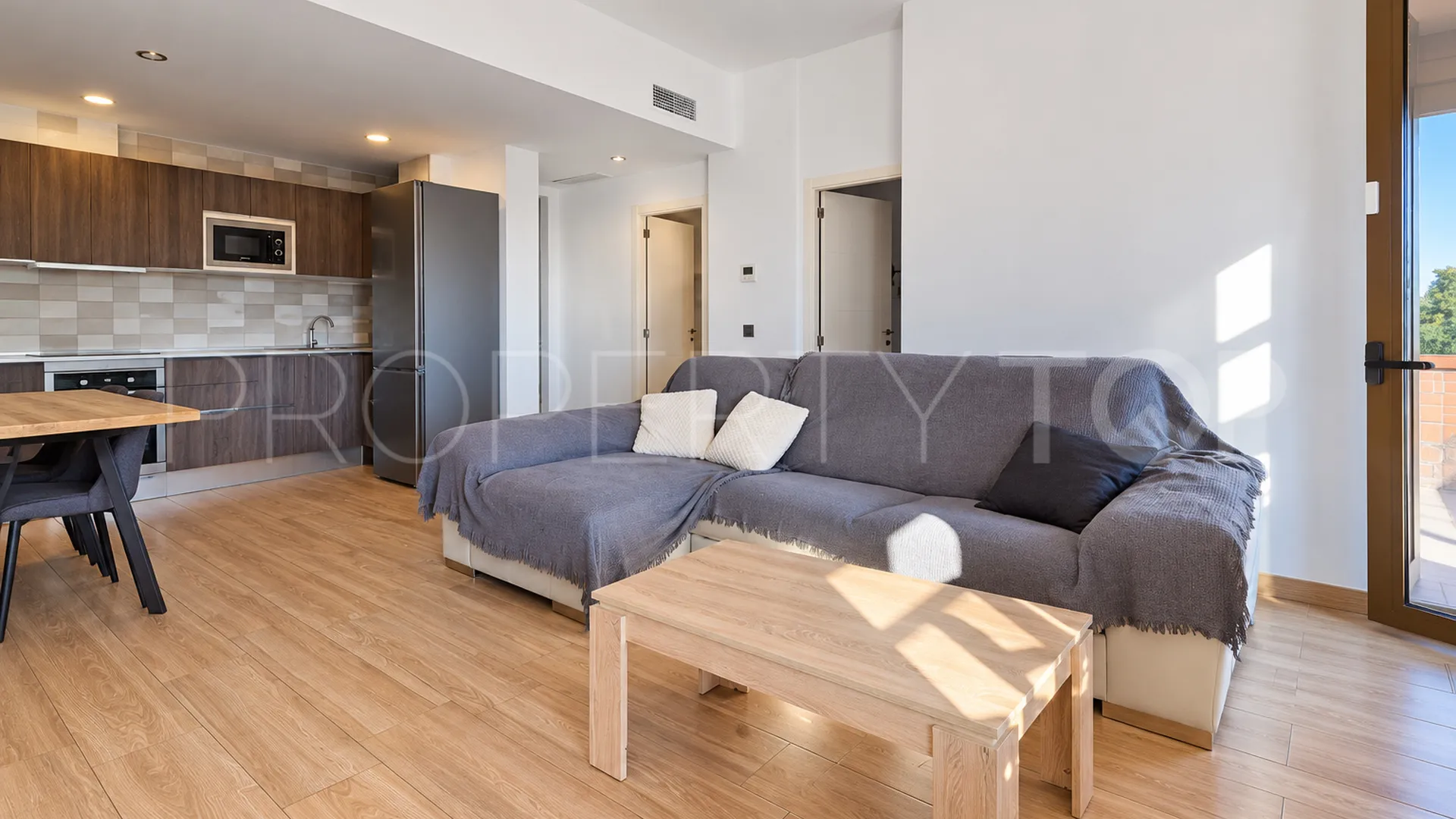 2 bedrooms apartment in Calahonda for sale