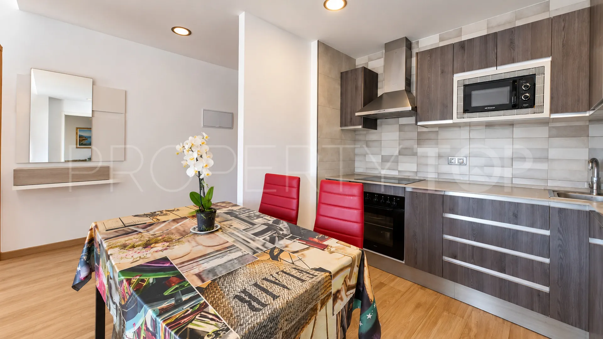 2 bedrooms apartment in Calahonda for sale
