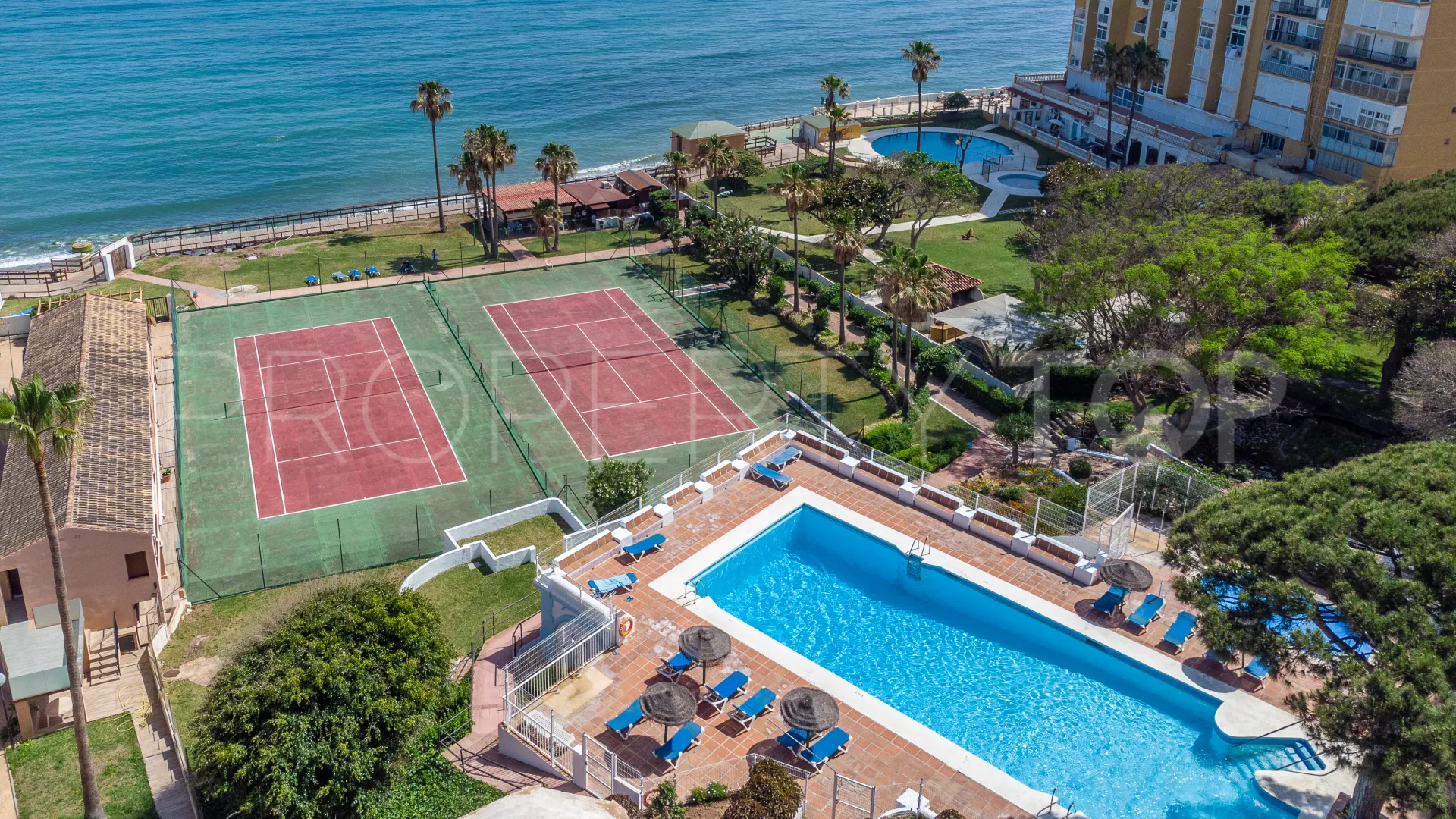 2 bedrooms apartment in Calahonda for sale