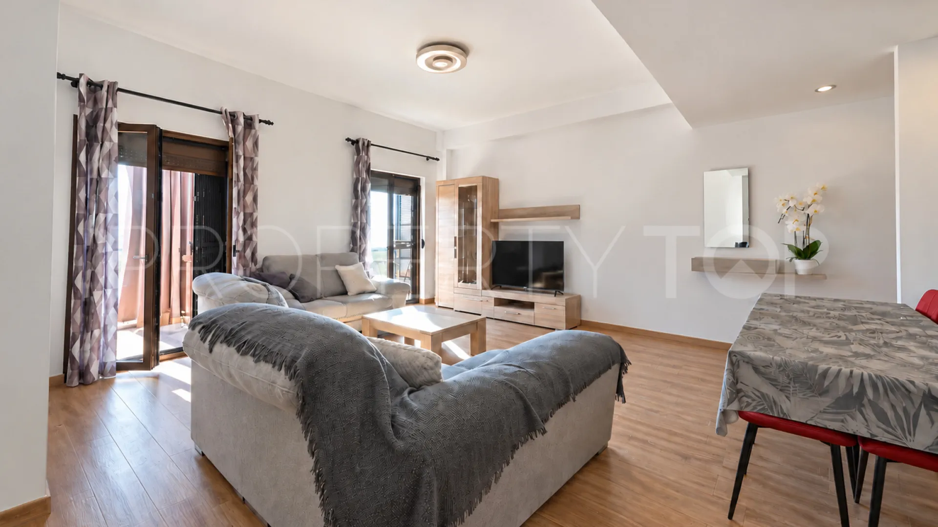 2 bedrooms apartment in Calahonda for sale