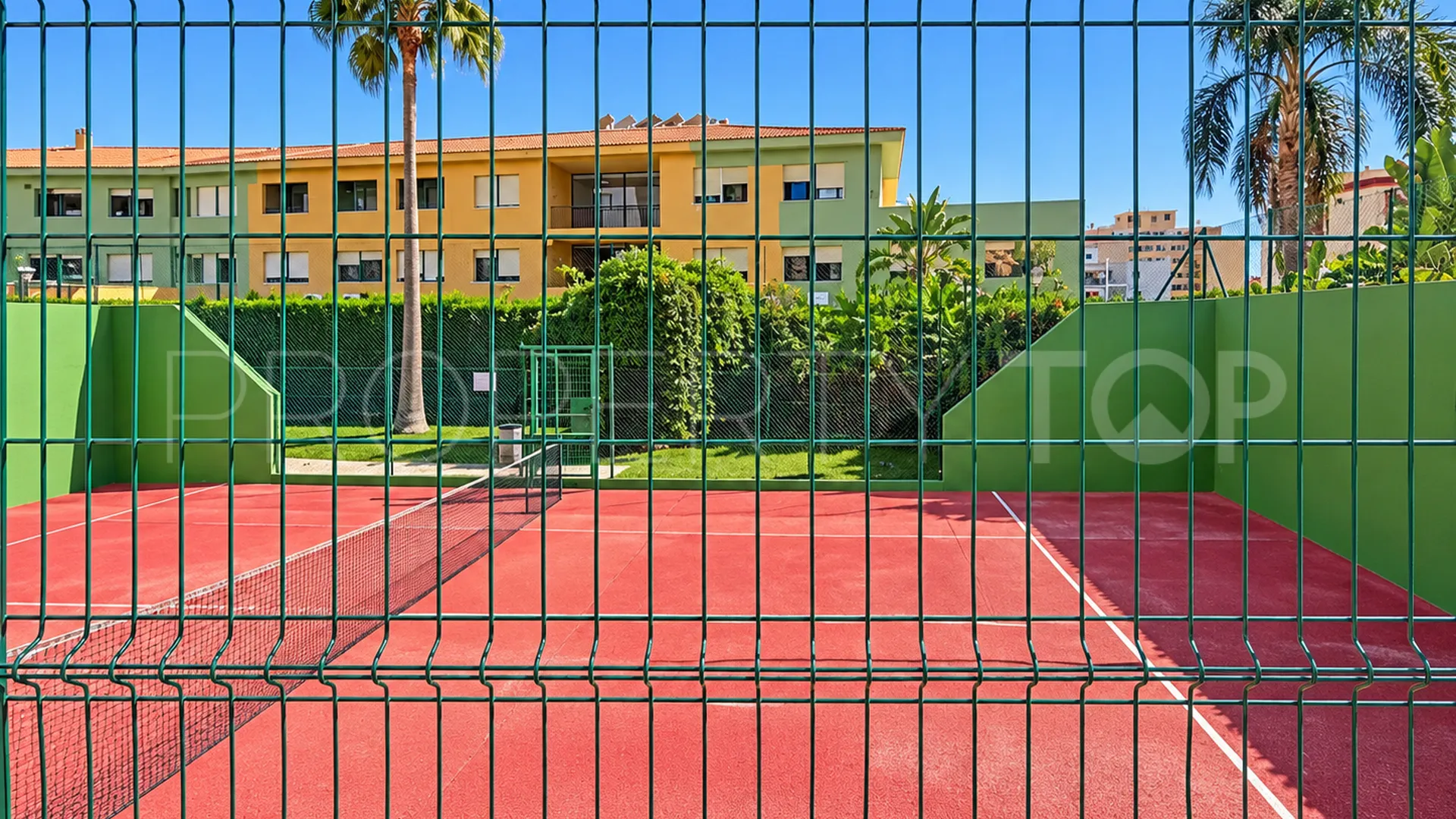 Se vende apartamento de 2 dormitorios en Fuengirola
