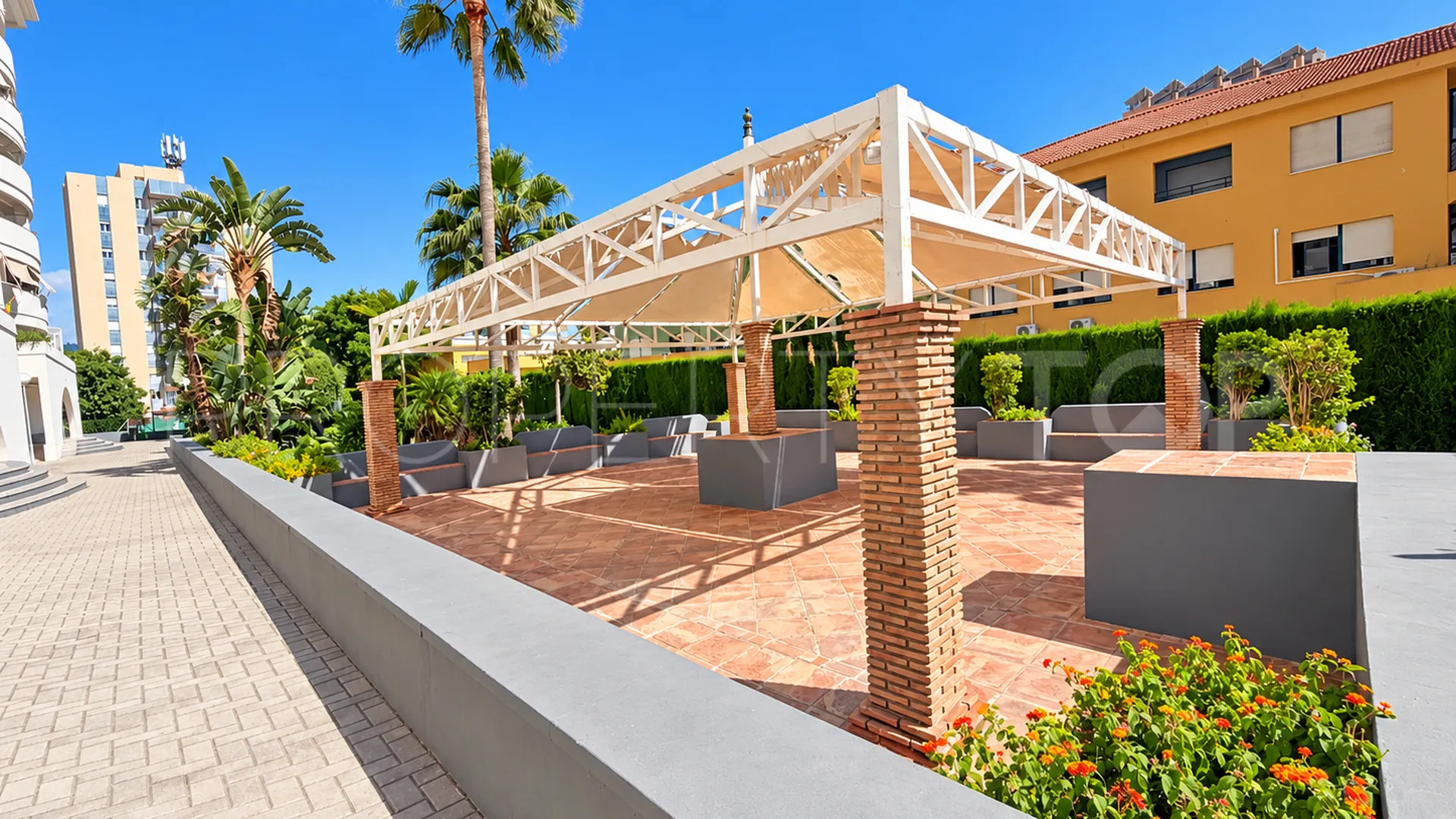Se vende apartamento de 2 dormitorios en Fuengirola