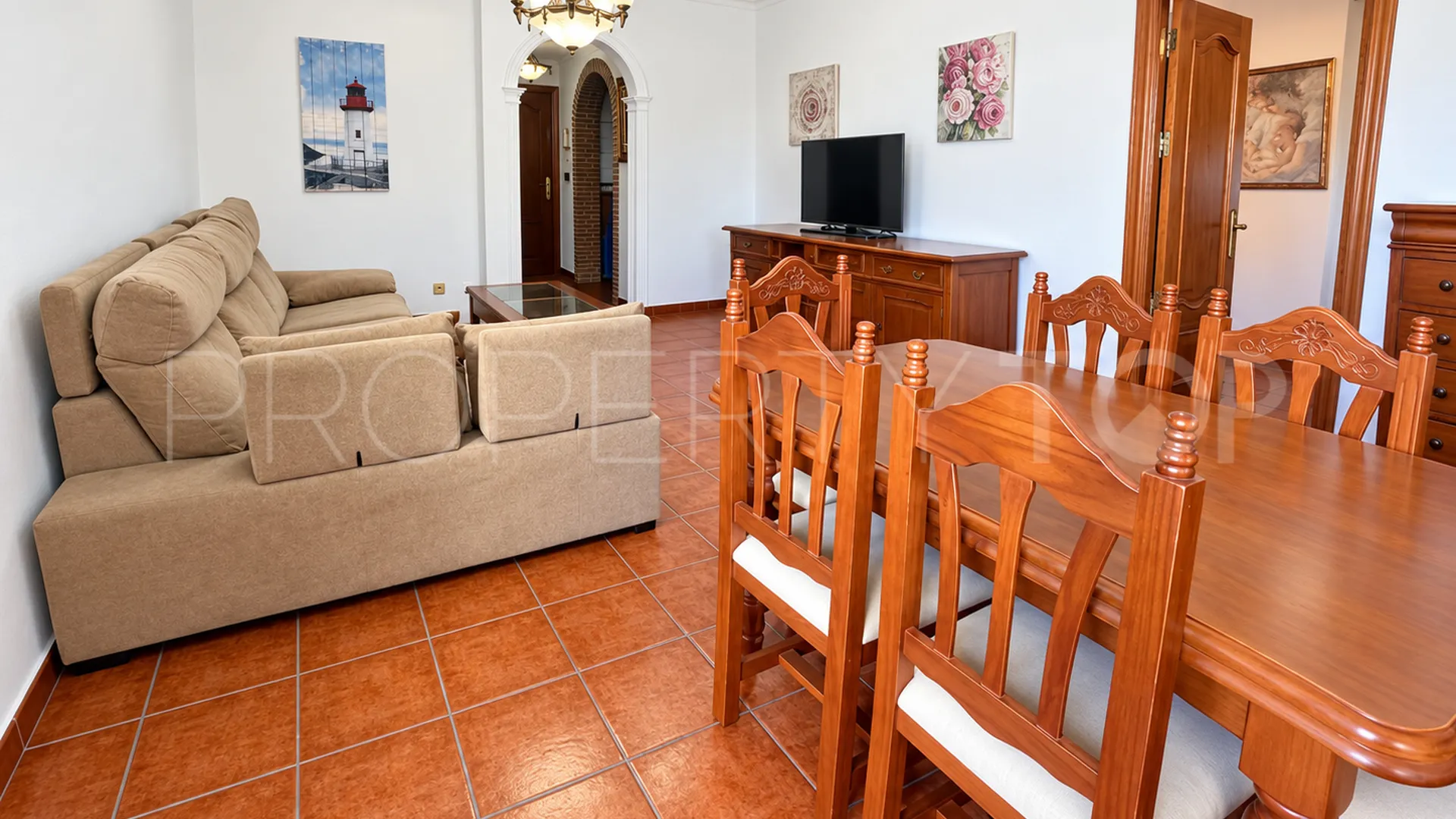 Se vende apartamento de 2 dormitorios en Fuengirola