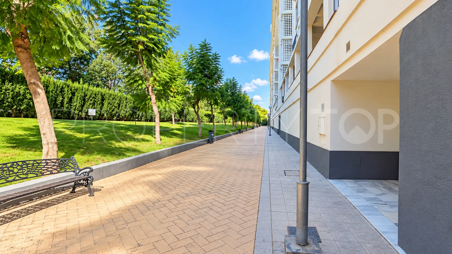 Se vende apartamento de 2 dormitorios en Fuengirola