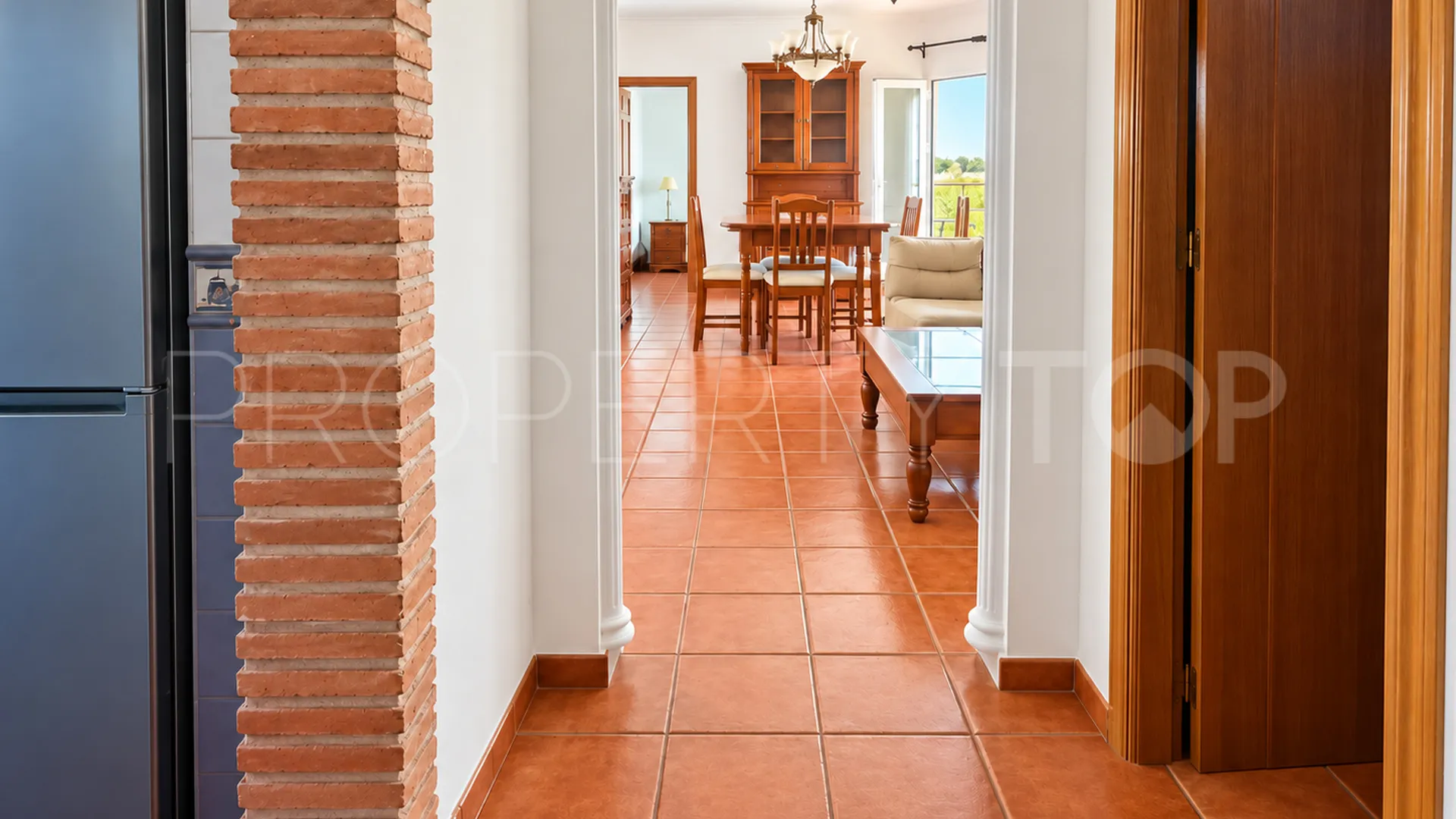 Se vende apartamento de 2 dormitorios en Fuengirola