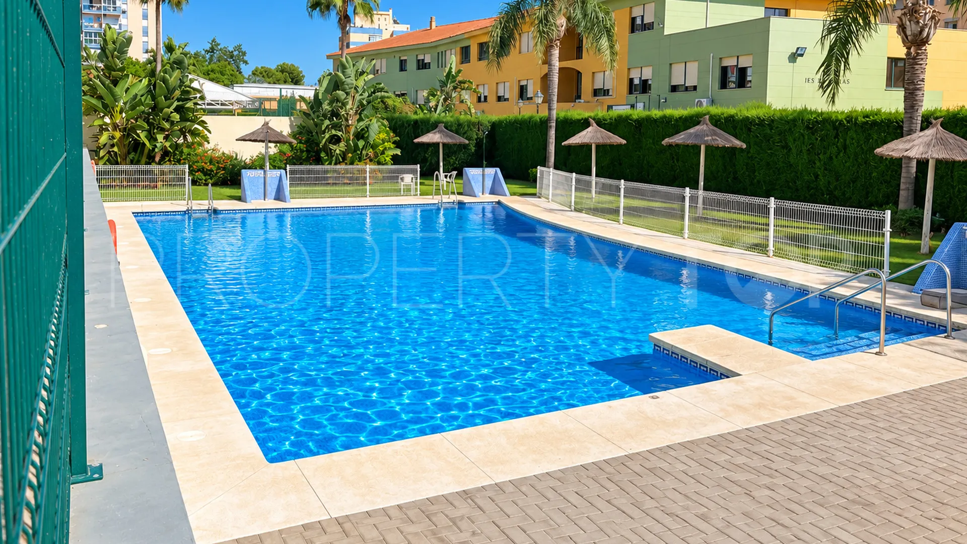 Se vende apartamento de 2 dormitorios en Fuengirola