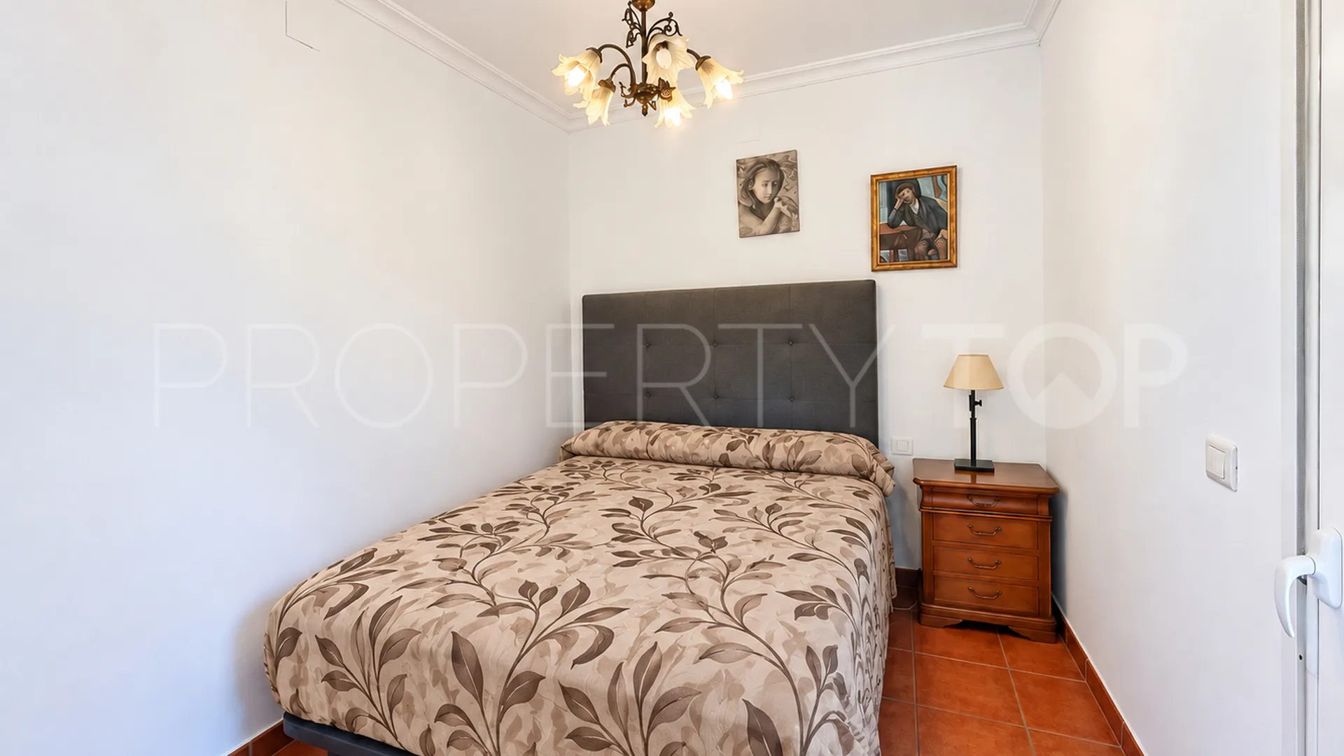 Se vende apartamento de 2 dormitorios en Fuengirola