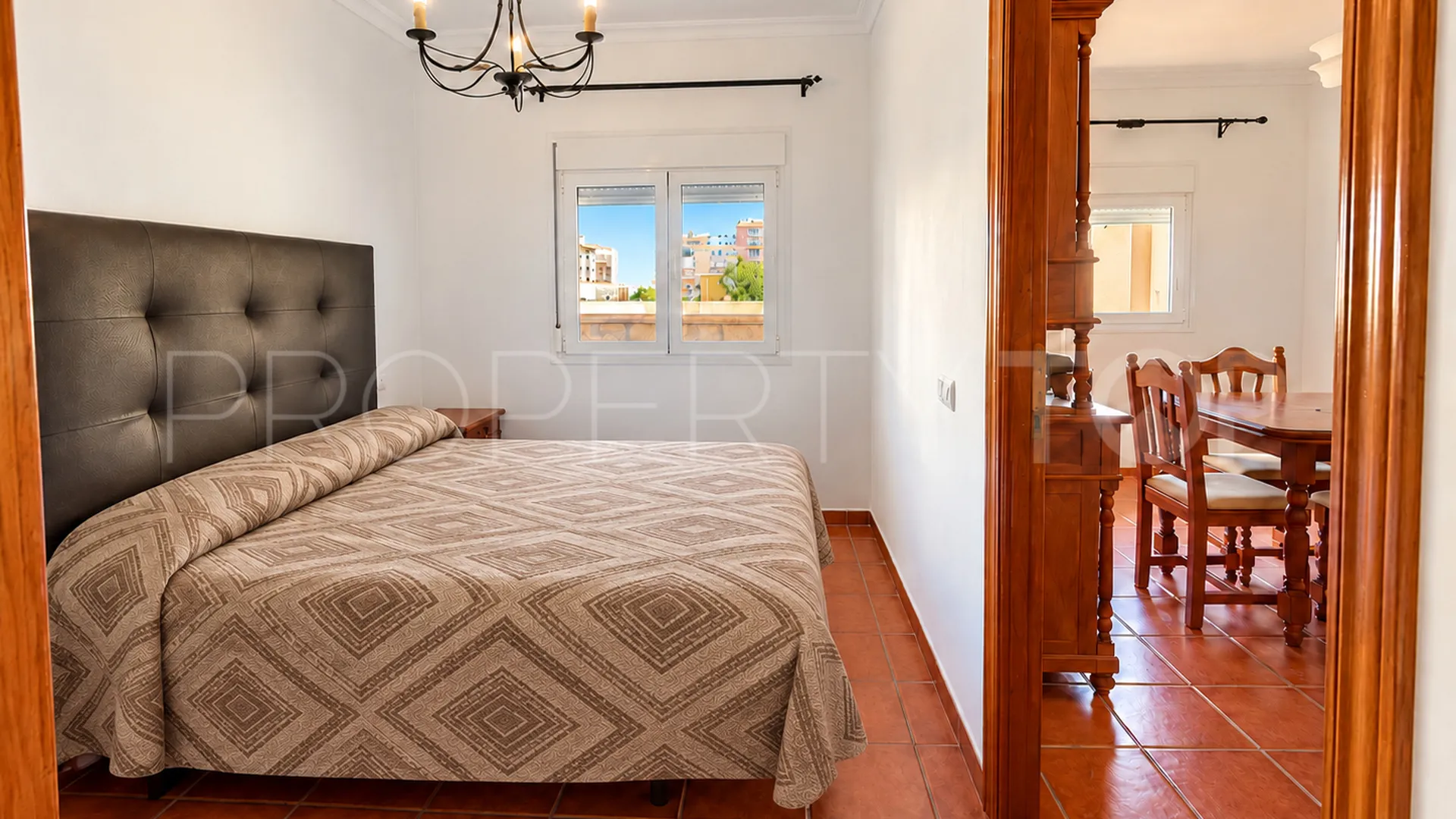 Se vende apartamento de 2 dormitorios en Fuengirola