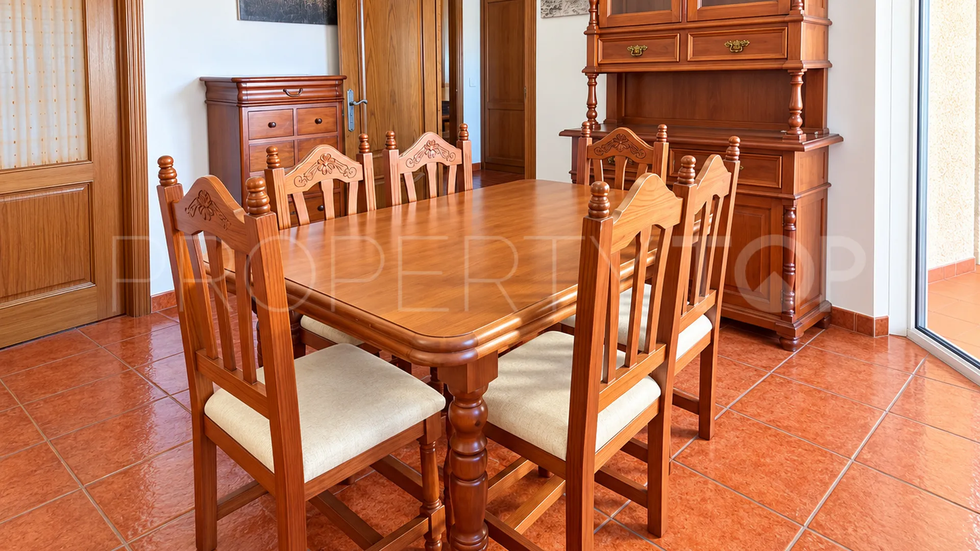 Se vende apartamento de 2 dormitorios en Fuengirola