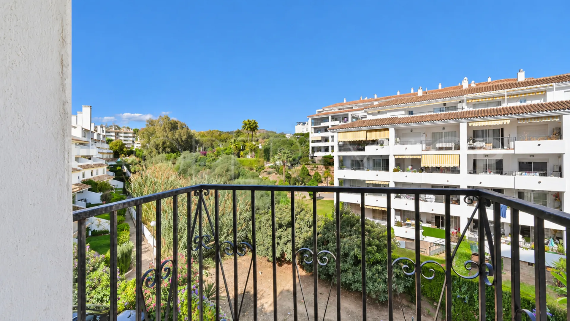 Apartamento a la venta en Calahonda
