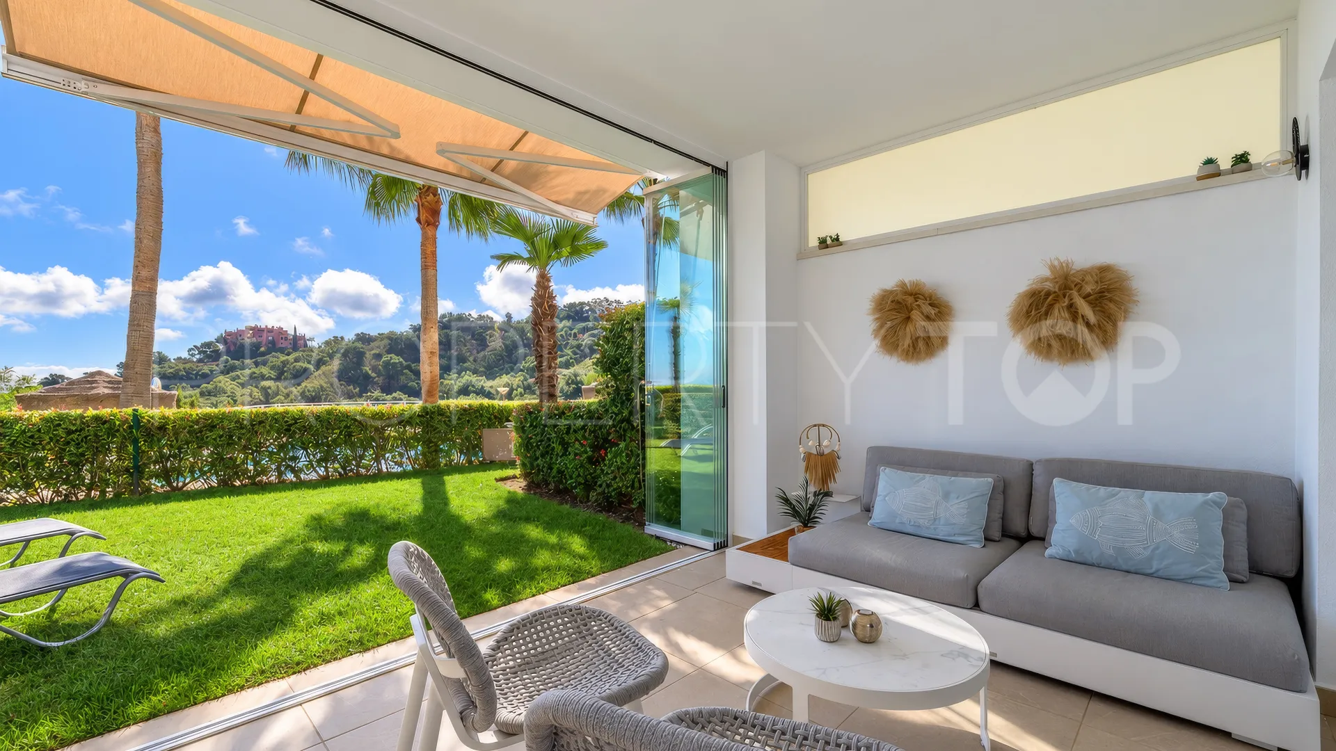2 bedrooms ground floor apartment in La Mairena for sale