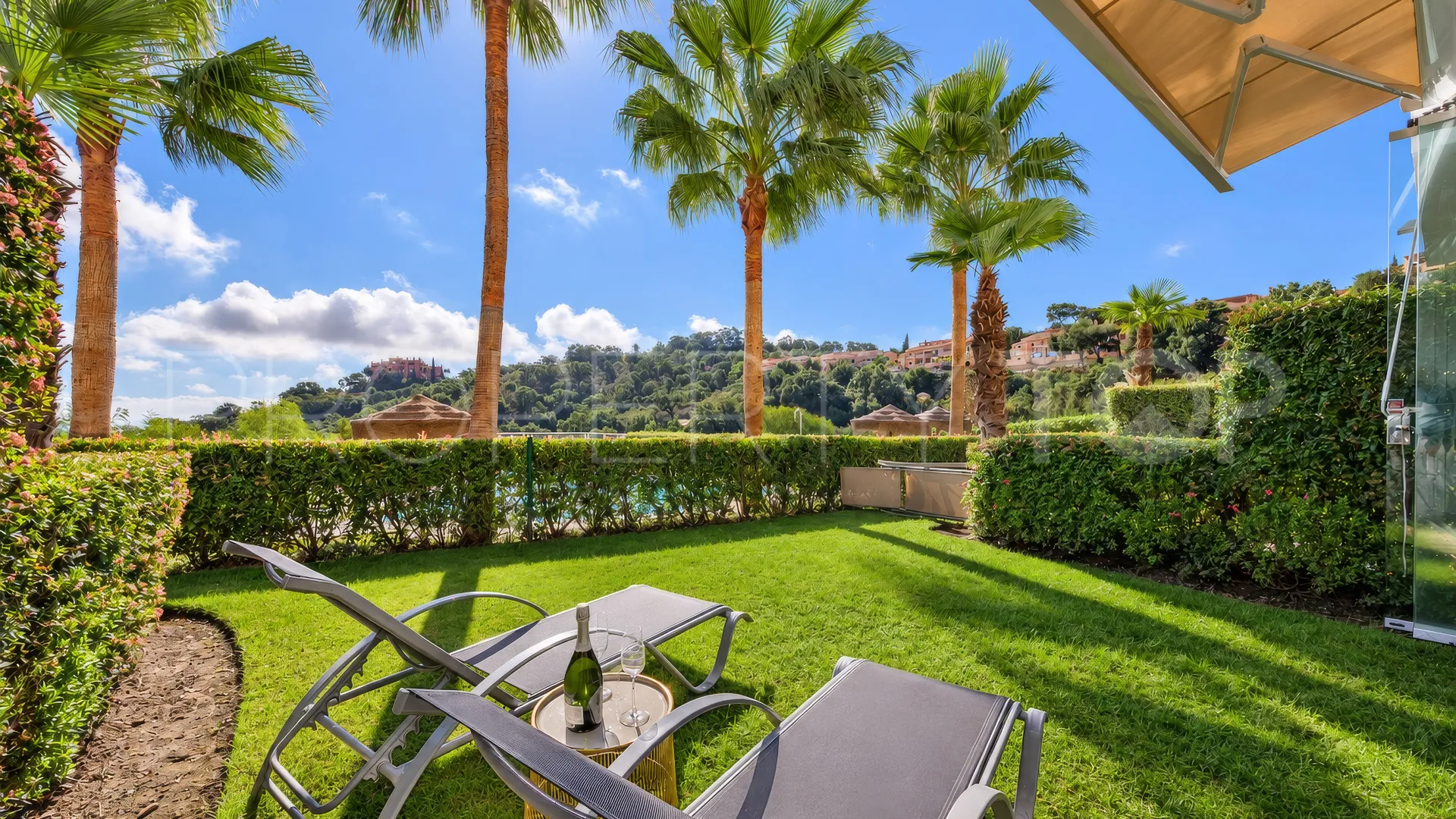 2 bedrooms ground floor apartment in La Mairena for sale