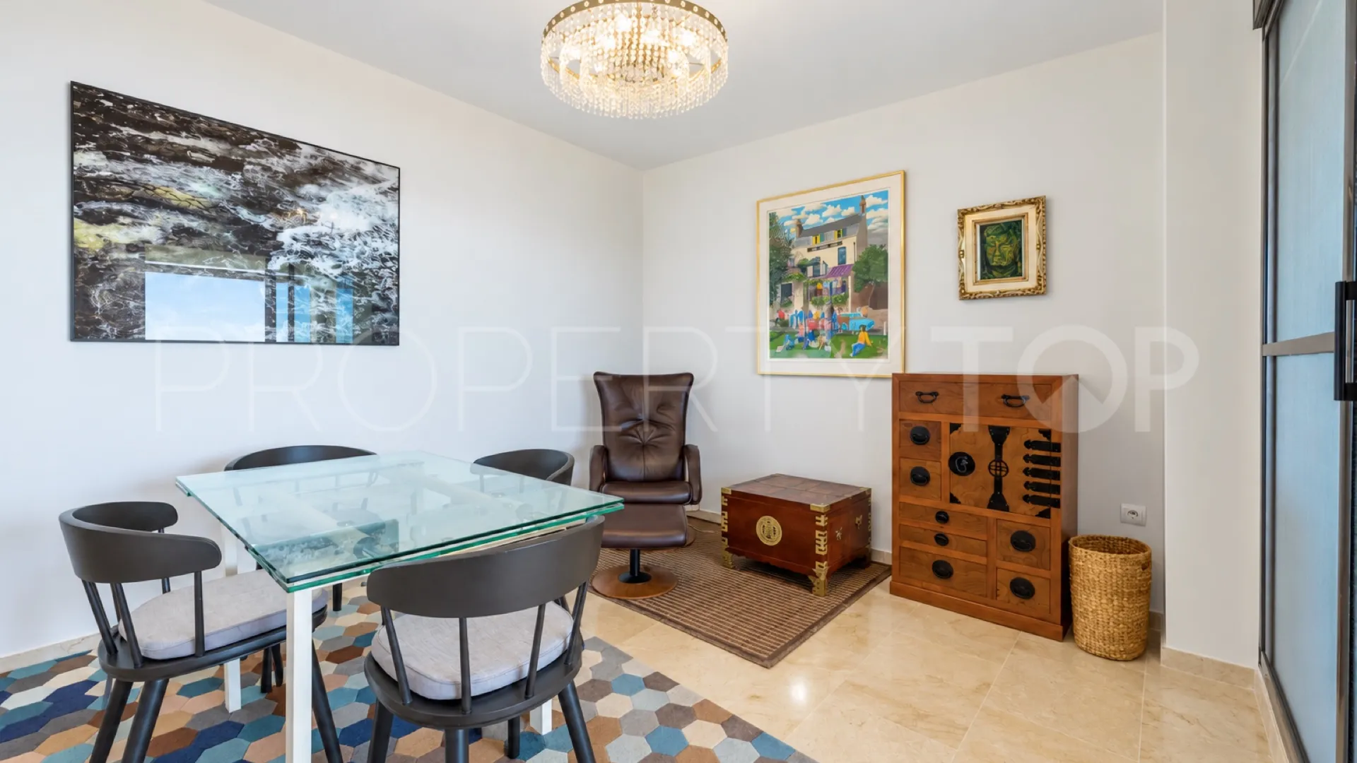 For sale apartment with 2 bedrooms in Calahonda