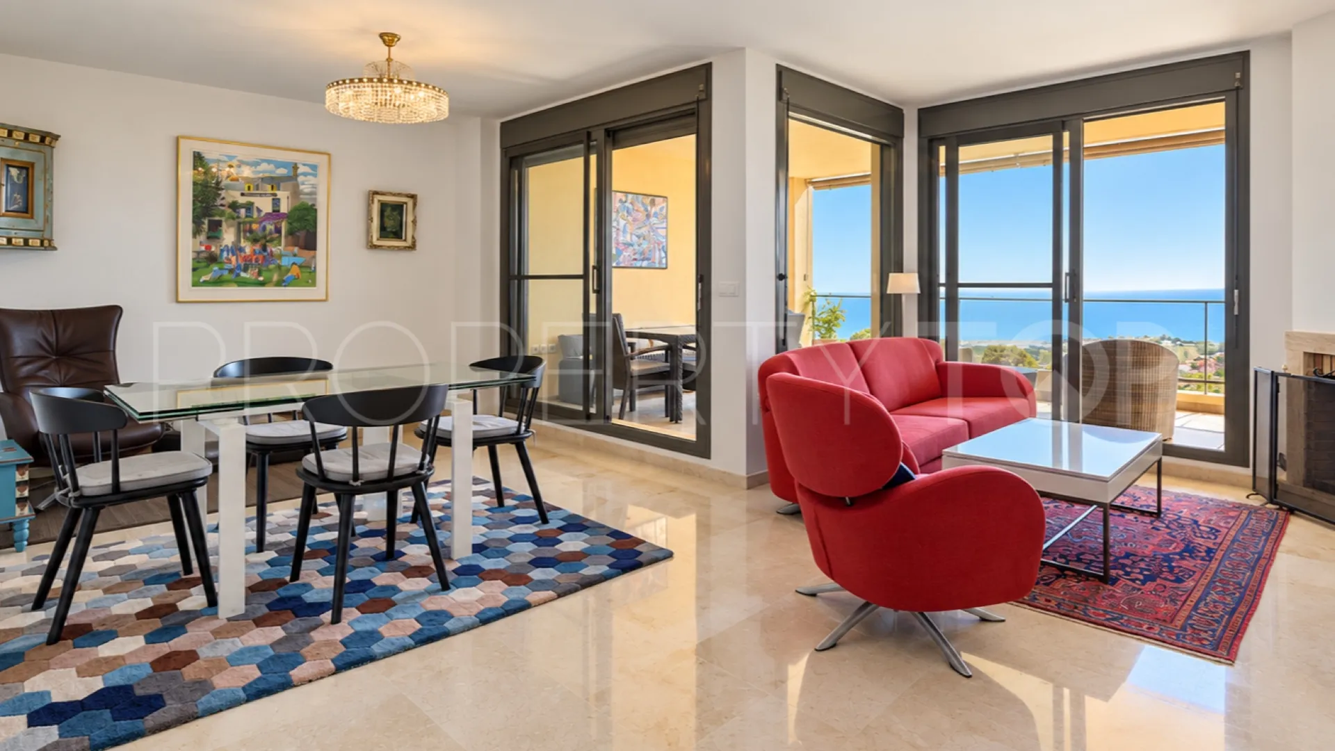 For sale apartment with 2 bedrooms in Calahonda