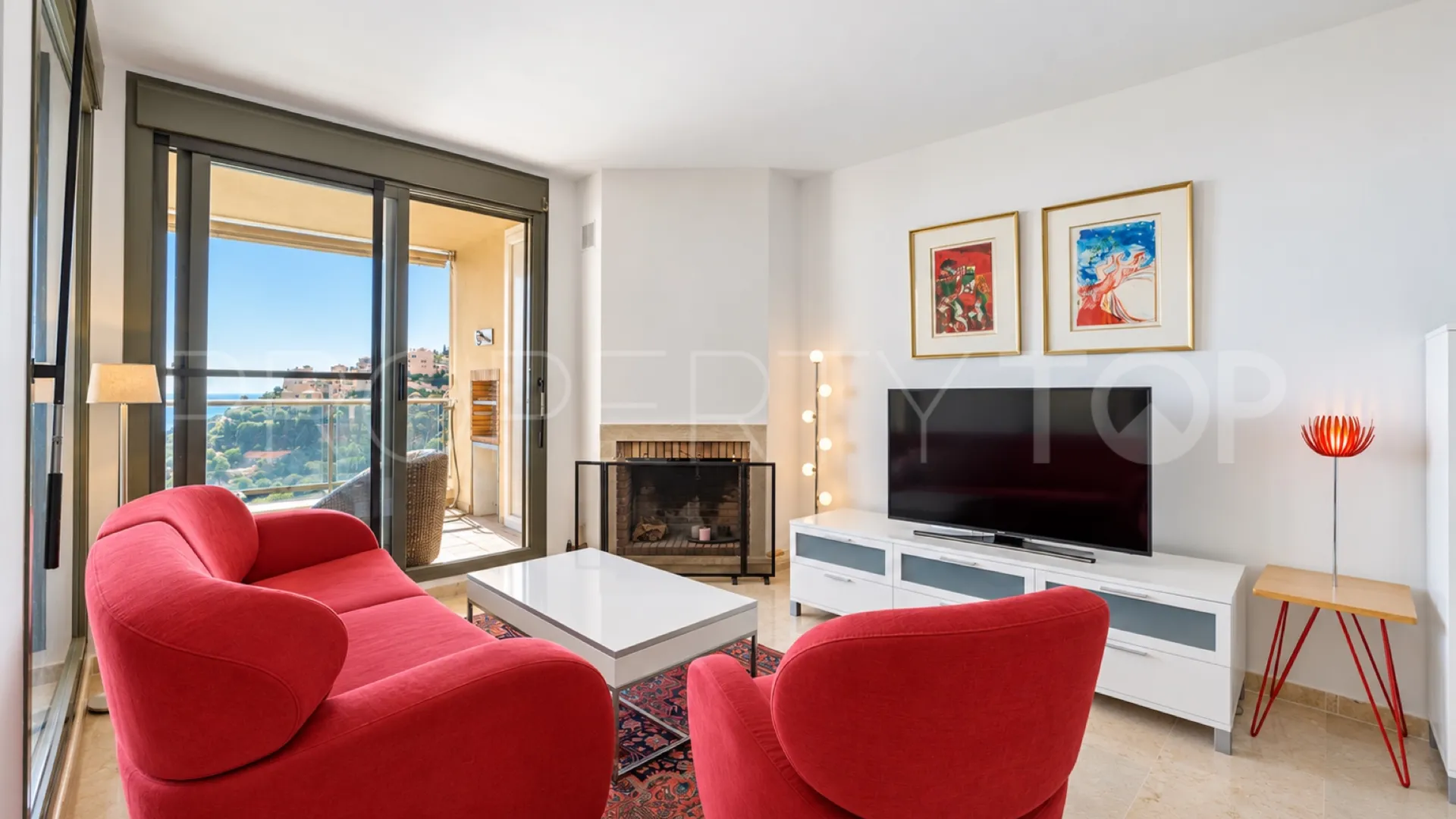 For sale apartment with 2 bedrooms in Calahonda