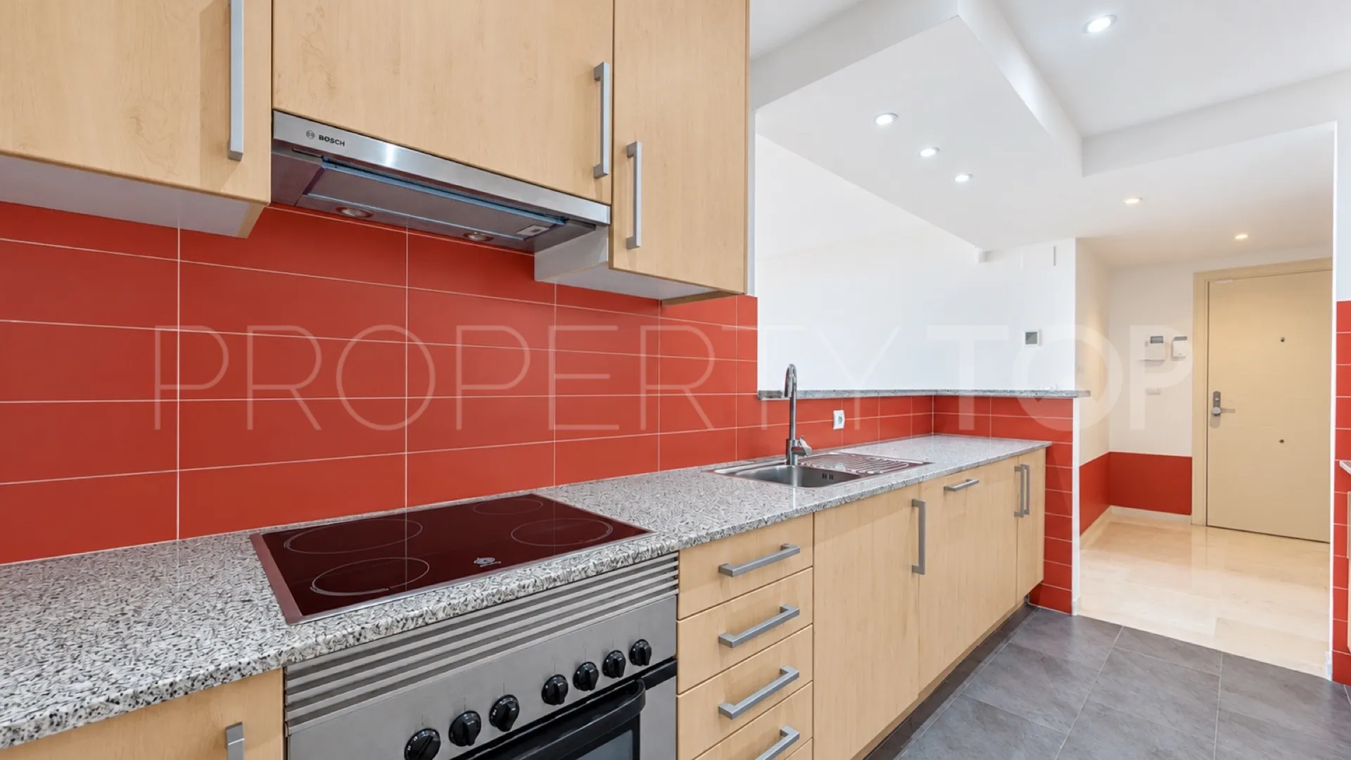 For sale apartment with 2 bedrooms in Calahonda