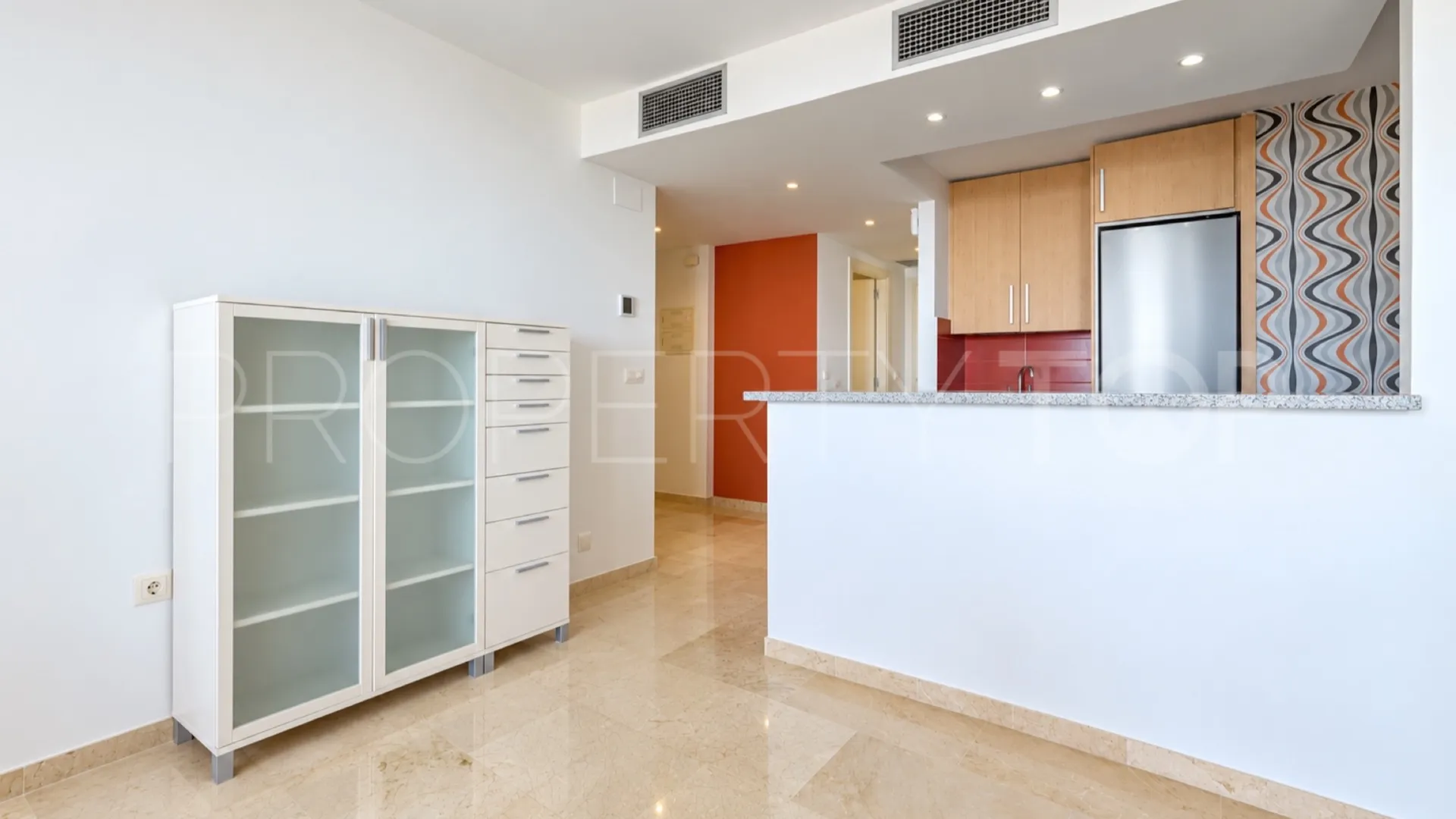 For sale apartment with 2 bedrooms in Calahonda