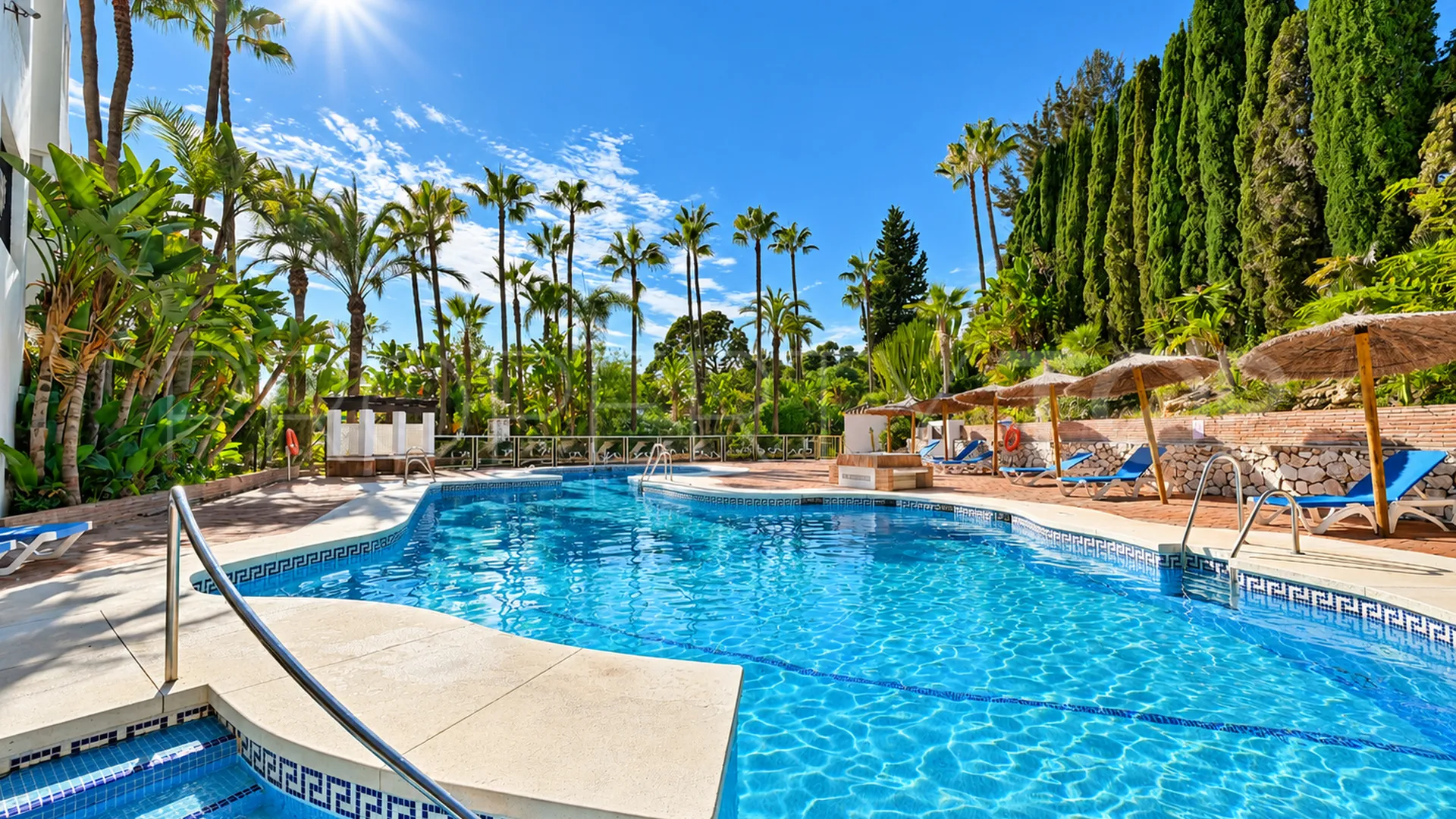 Se vende Ático en La Reserva de Marbella de 2 dormitorios