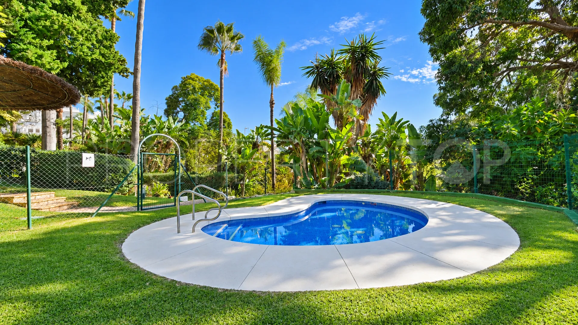 Se vende Ático en La Reserva de Marbella de 2 dormitorios