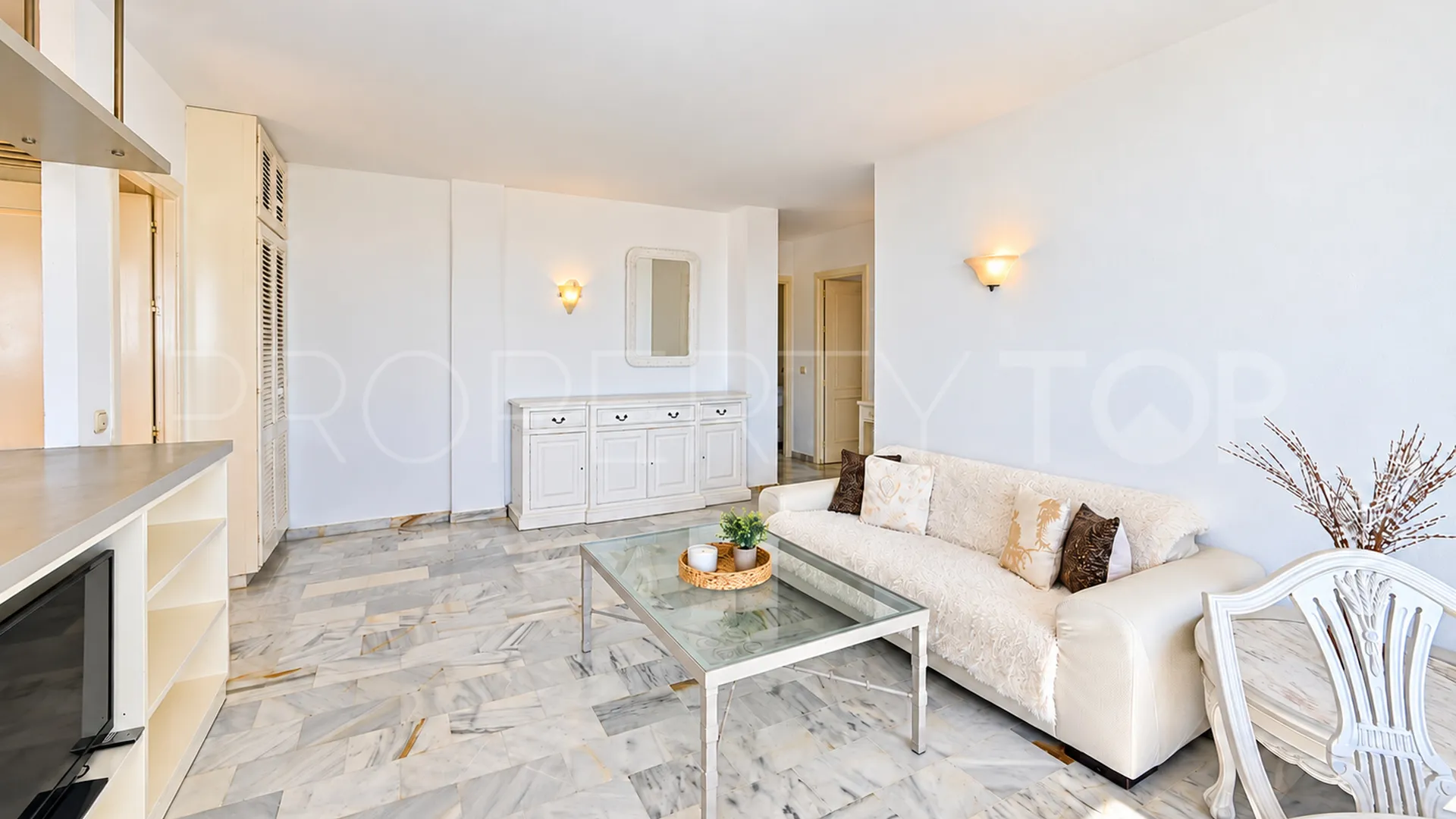 Se vende Ático en La Reserva de Marbella de 2 dormitorios