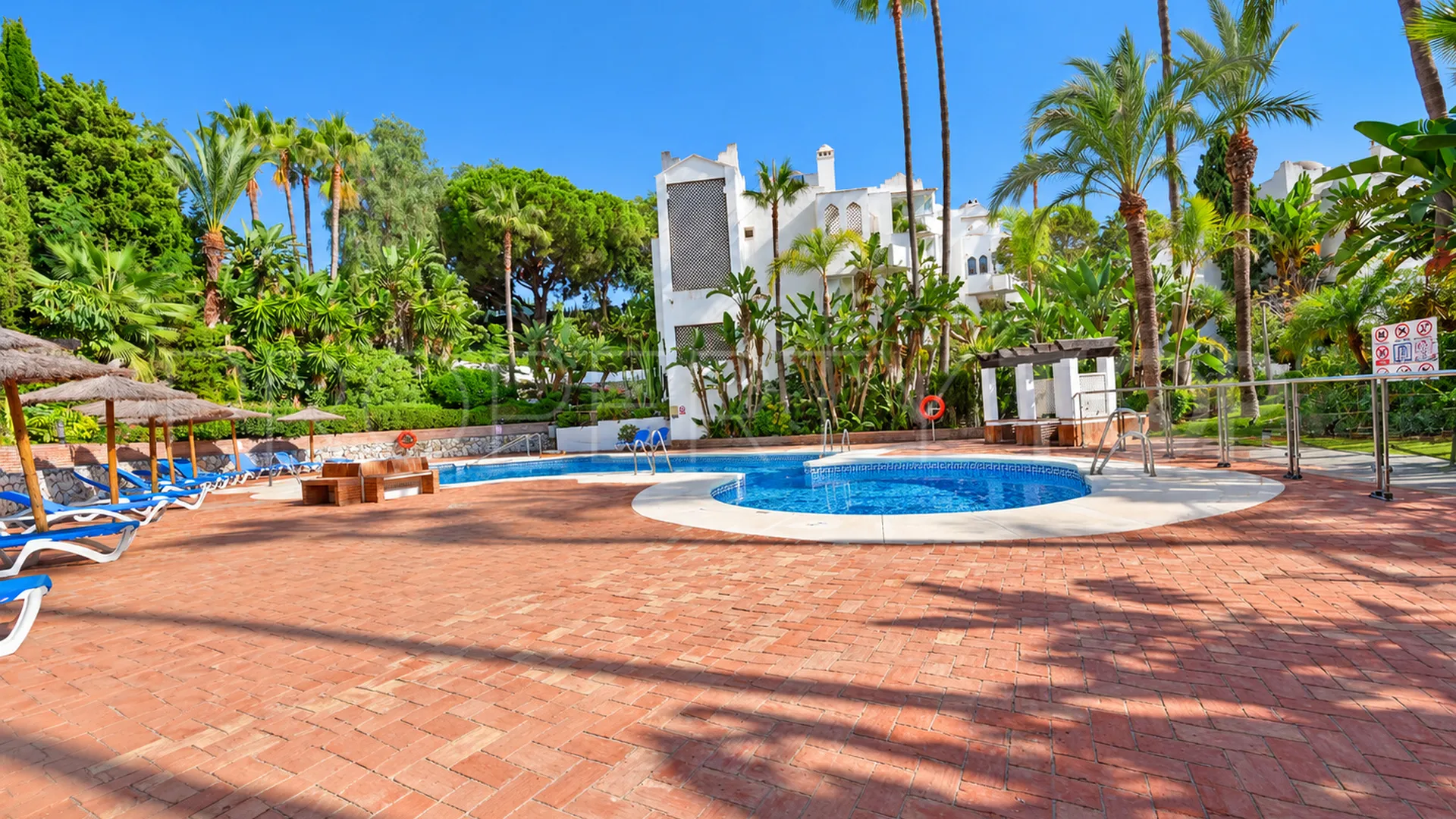 Se vende Ático en La Reserva de Marbella de 2 dormitorios