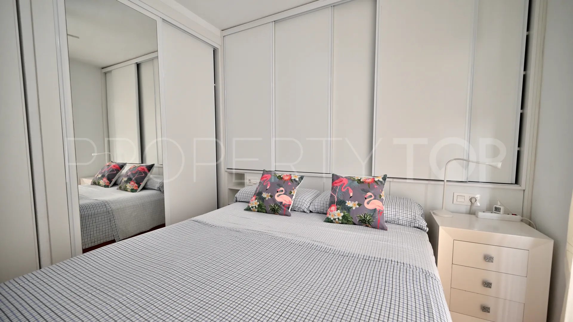 For sale apartment with 2 bedrooms in Torremolinos
