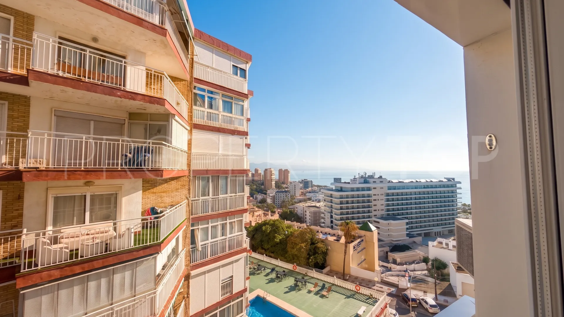 For sale apartment with 2 bedrooms in Torremolinos