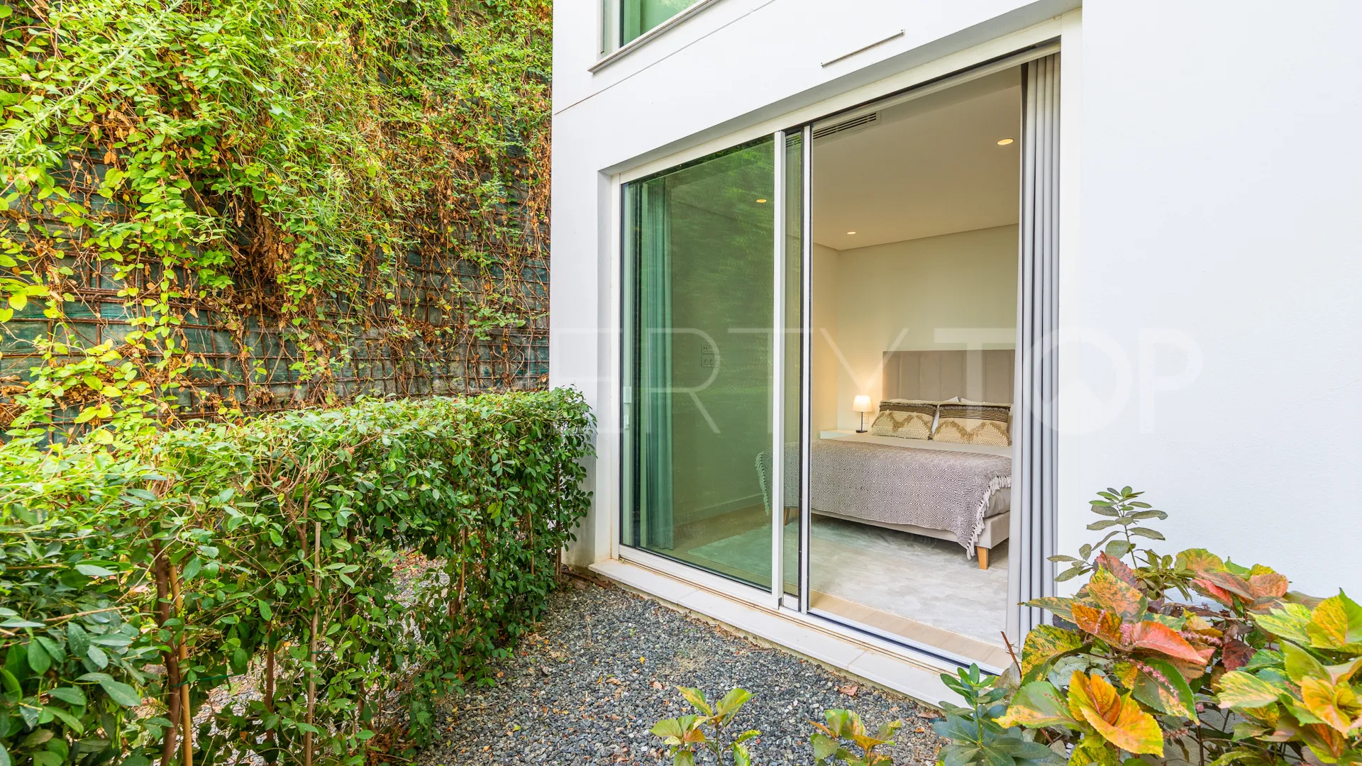 Ground floor apartment for sale in Palo Alto with 2 bedrooms