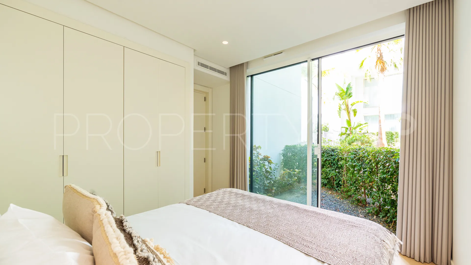 Ground floor apartment for sale in Palo Alto with 2 bedrooms