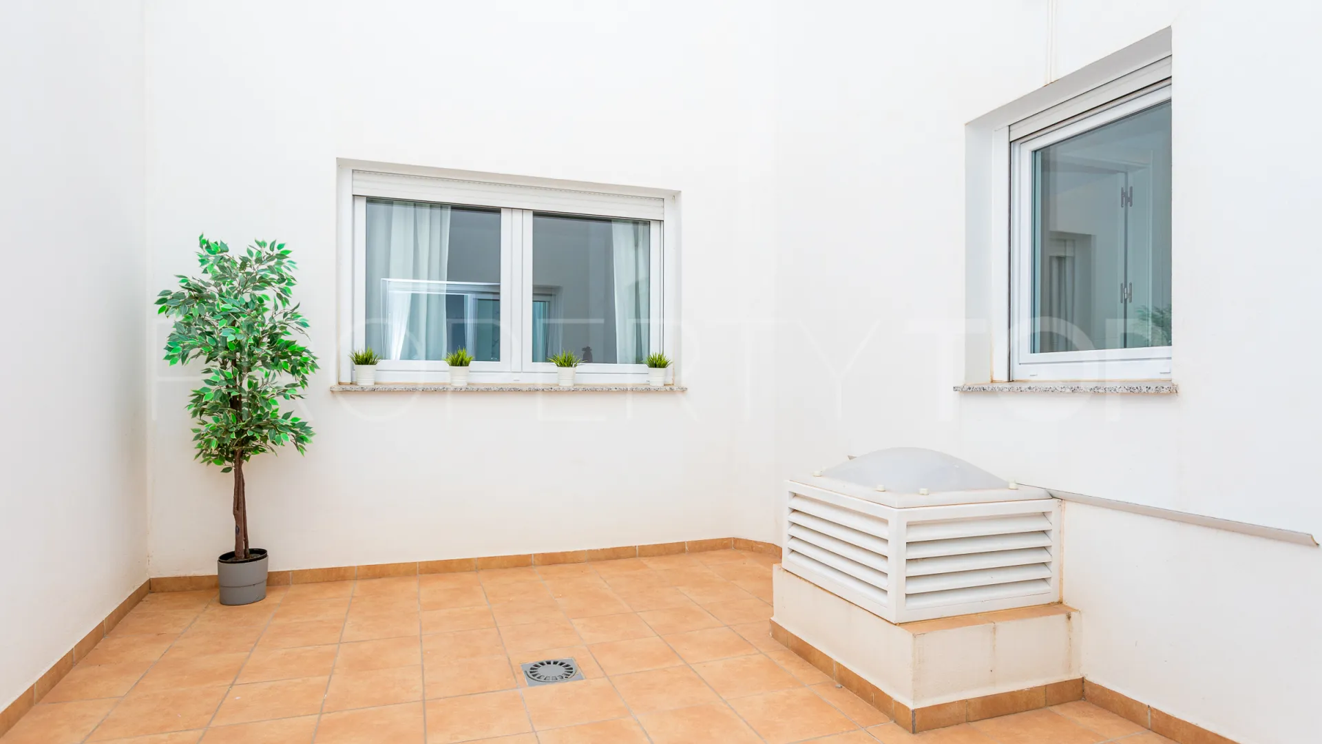 Building for sale in Cala de Mijas