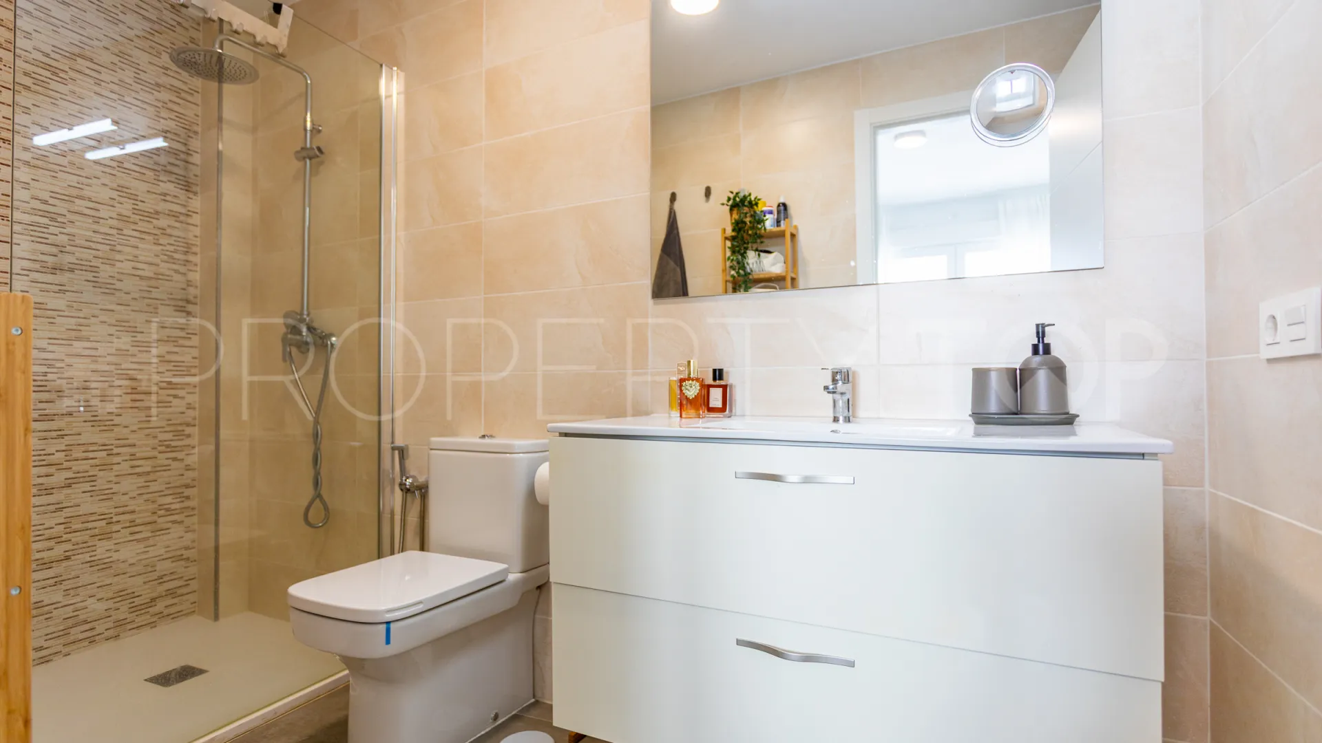 Building for sale in Cala de Mijas