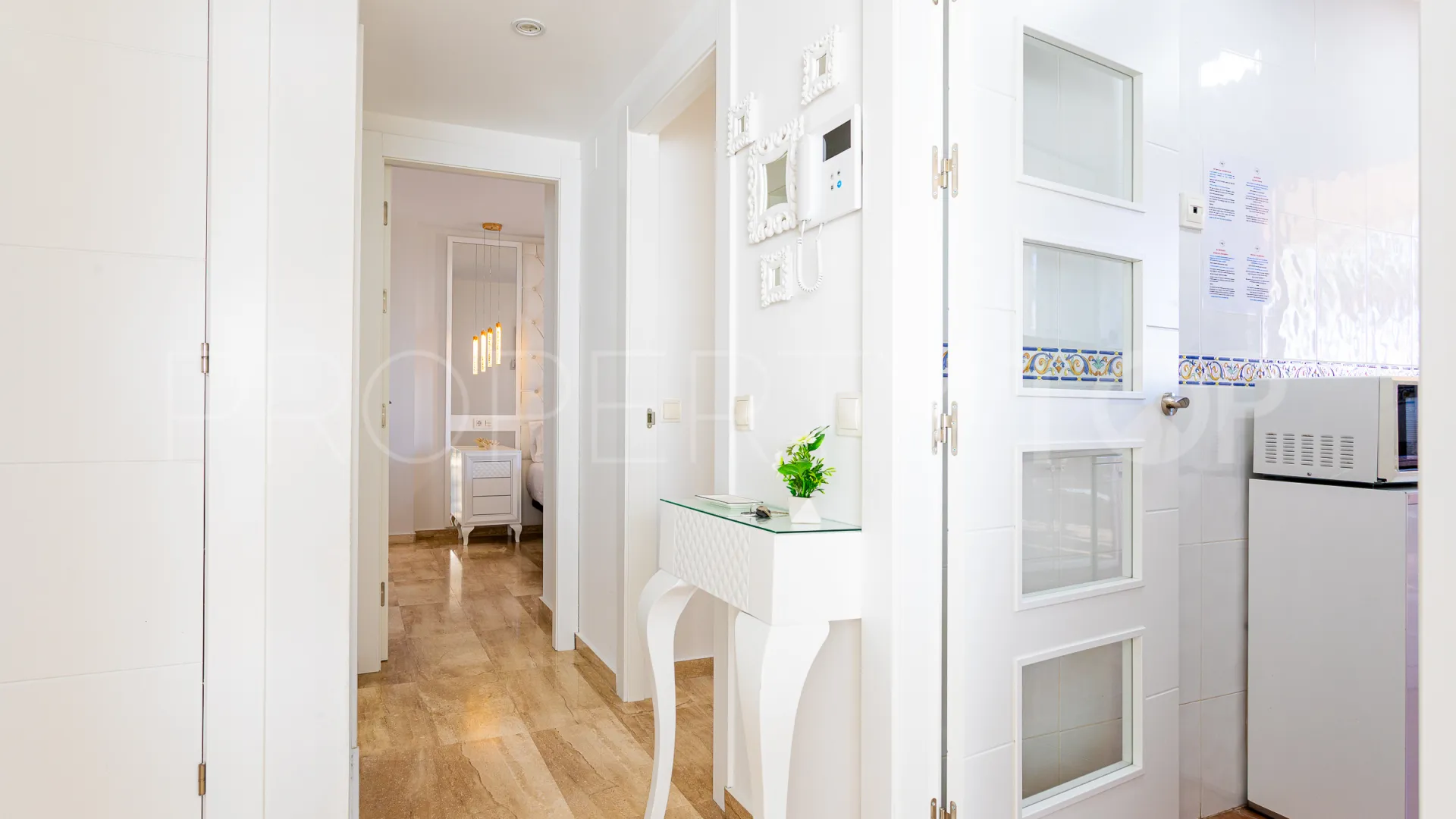 For sale Marbella East apartment with 2 bedrooms