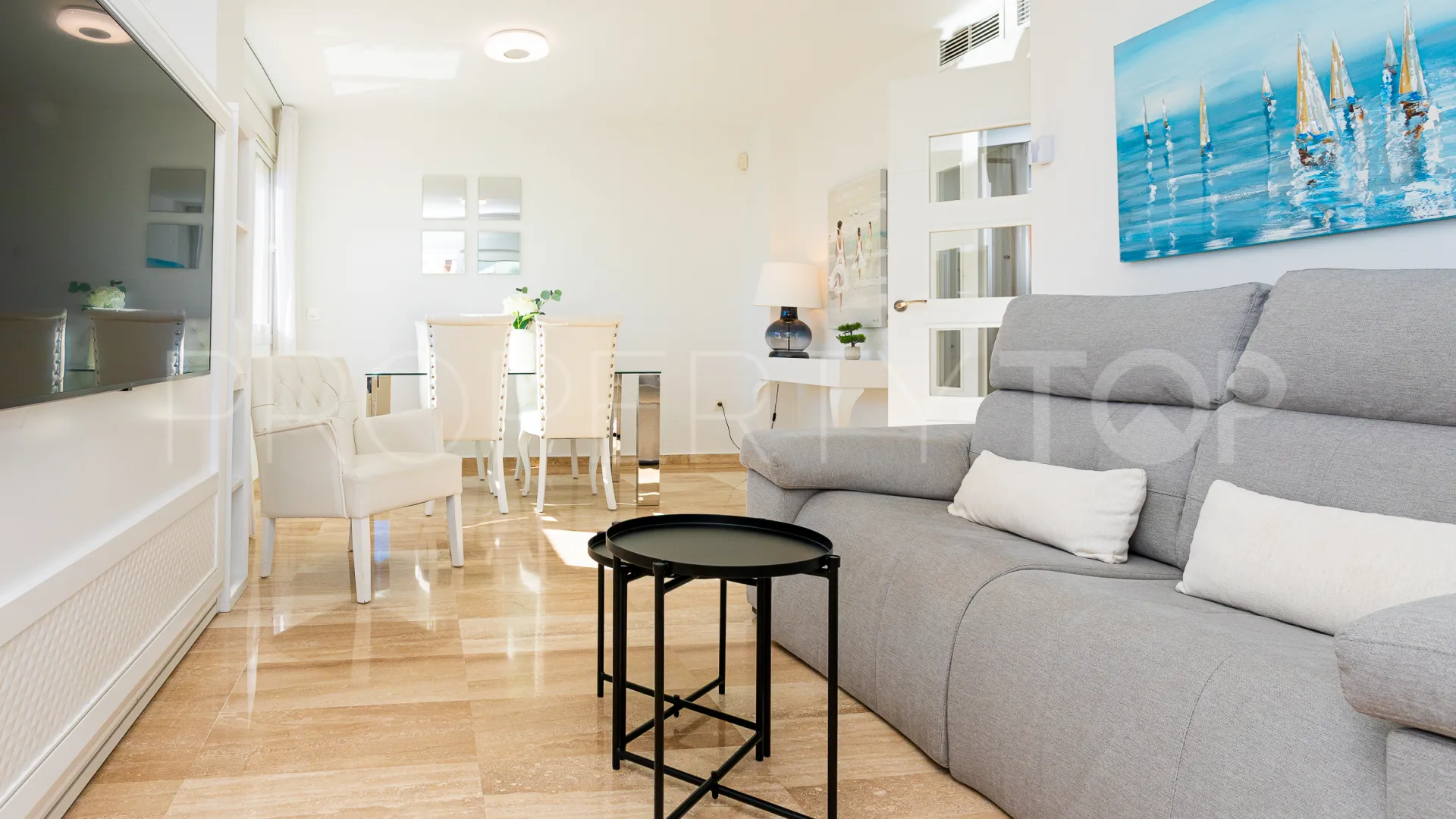 For sale Marbella East apartment with 2 bedrooms
