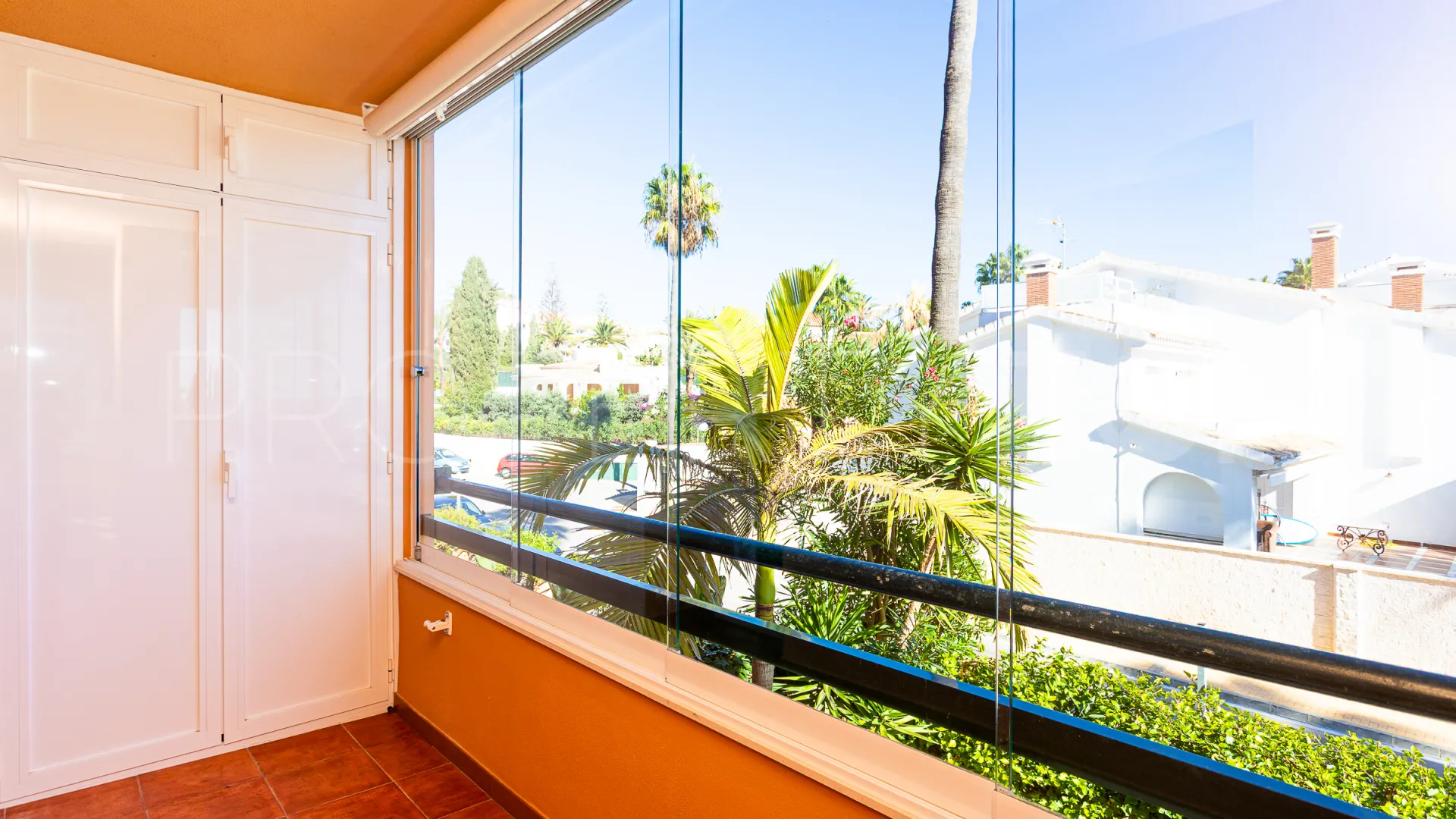 For sale Marbella East apartment with 2 bedrooms
