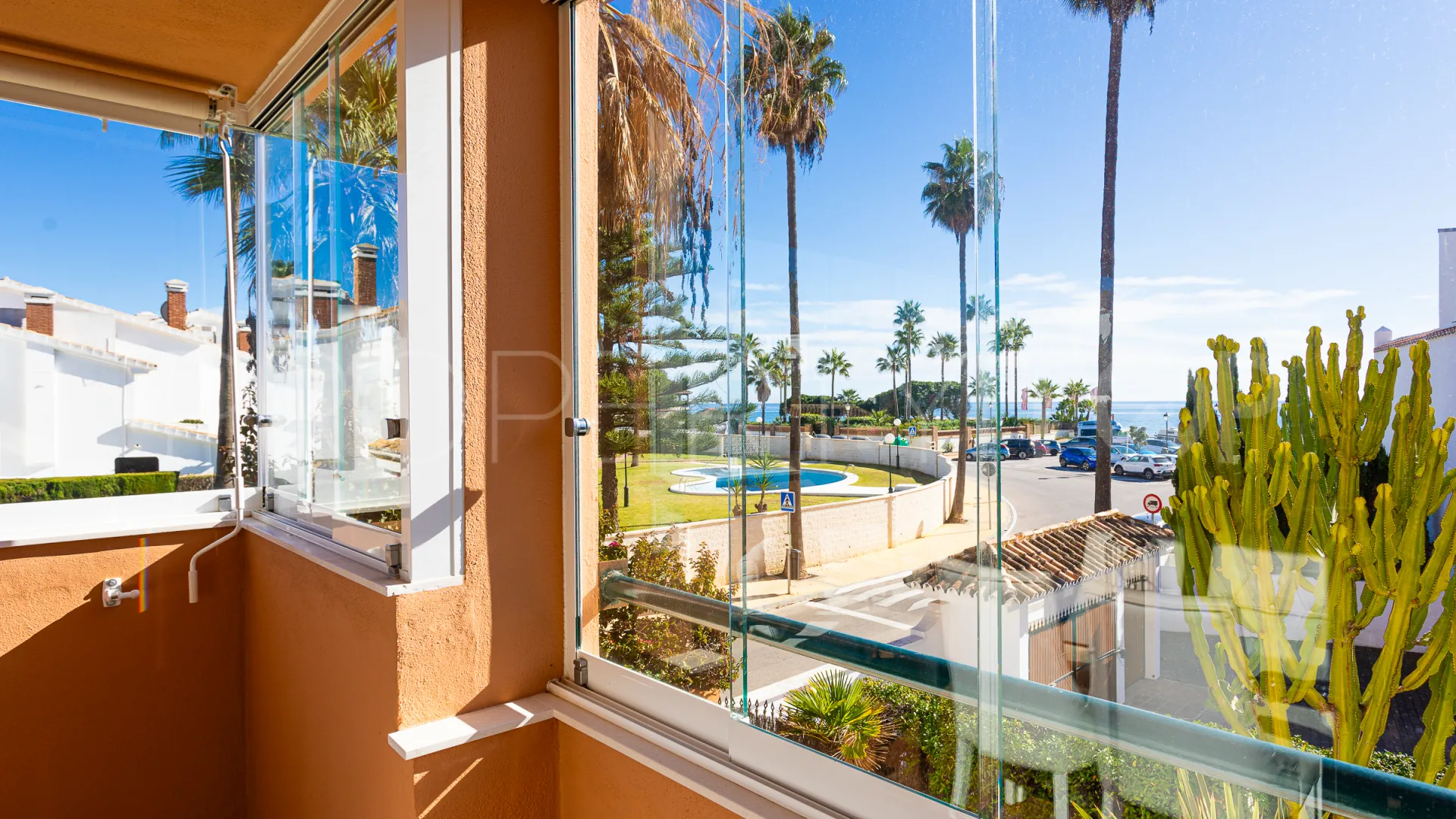 For sale Marbella East apartment with 2 bedrooms