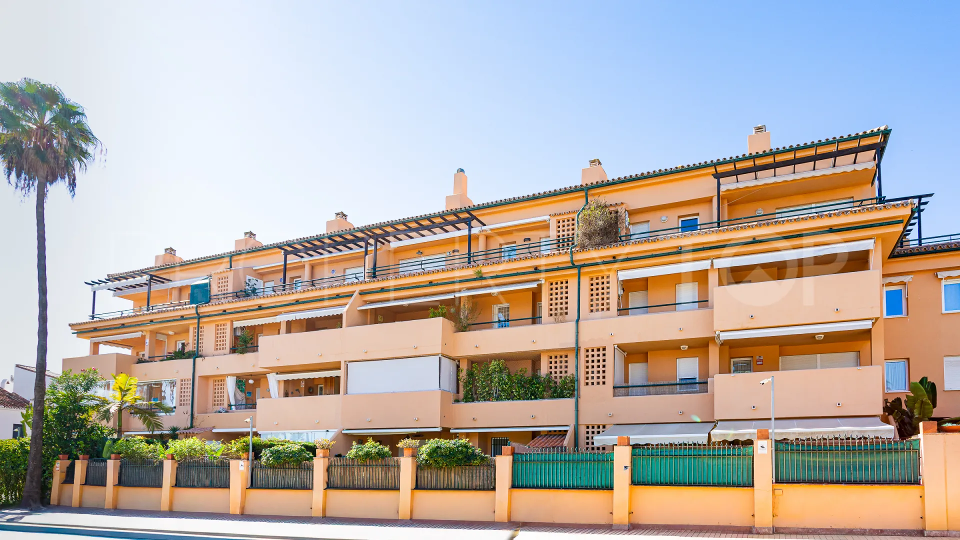 For sale Marbella East apartment with 2 bedrooms