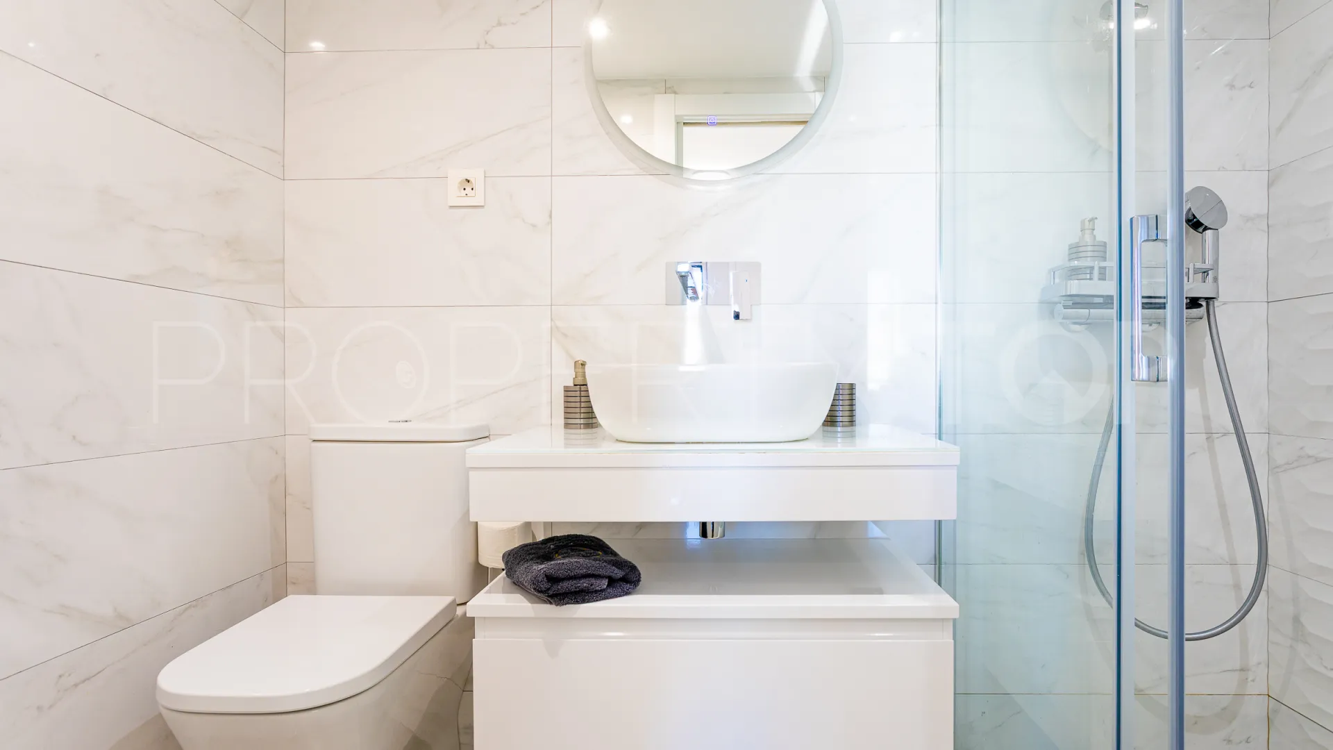 For sale Marbella East apartment with 2 bedrooms