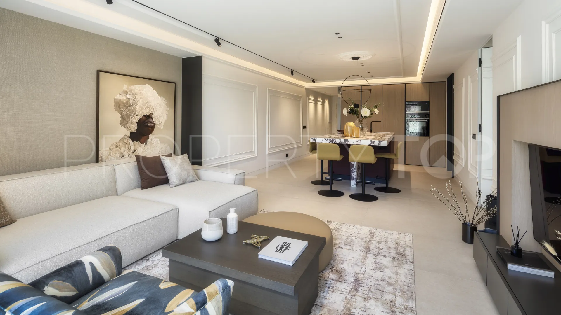 Se vende apartamento planta baja en Puente Romano con 3 dormitorios