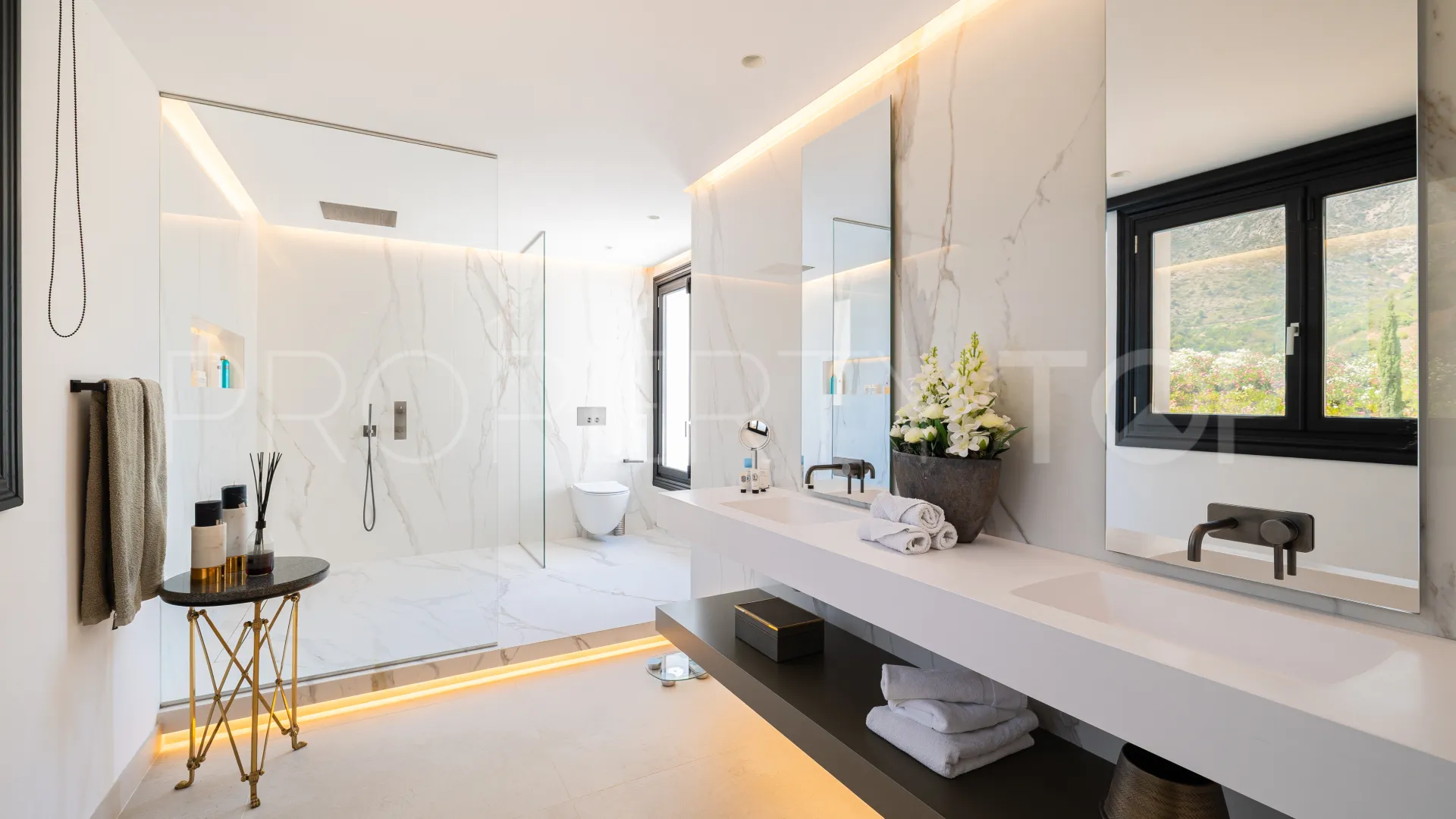 Comprar villa de 6 dormitorios en Marbella Golden Mile