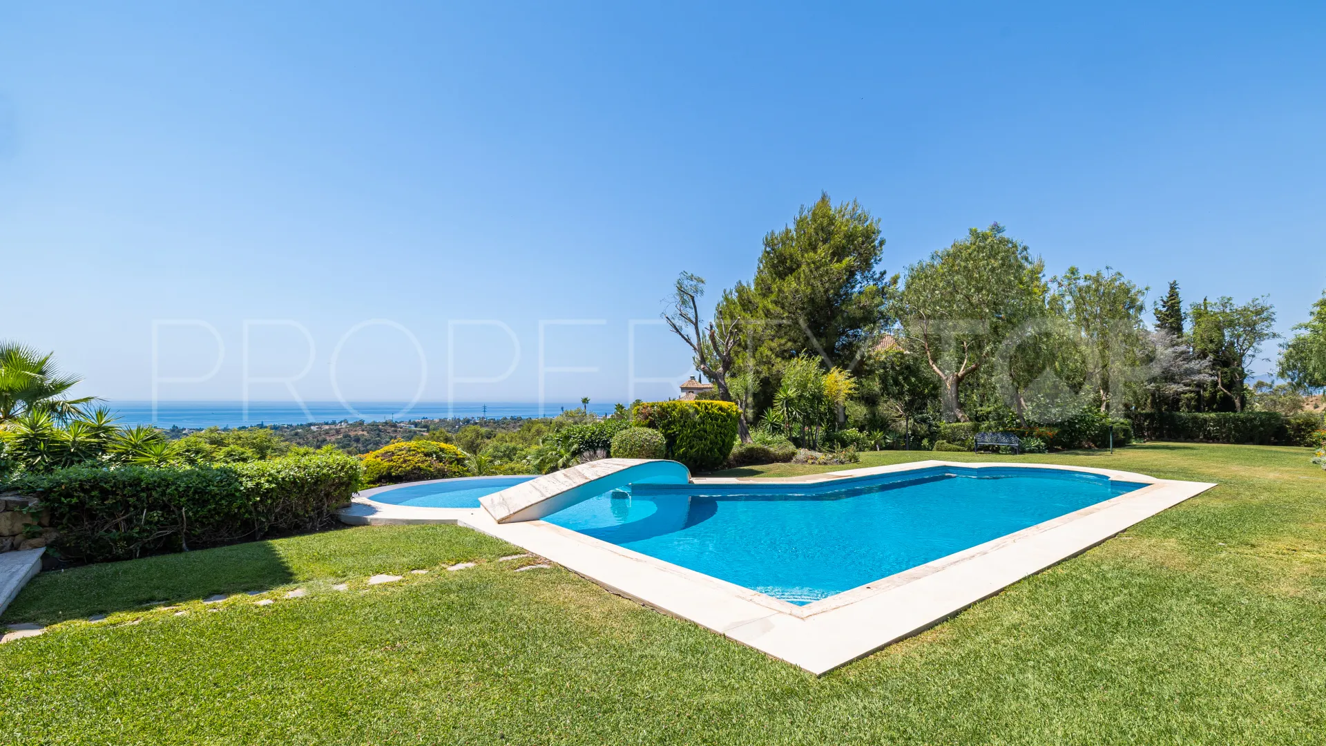 Comprar villa de 6 dormitorios en Marbella Golden Mile