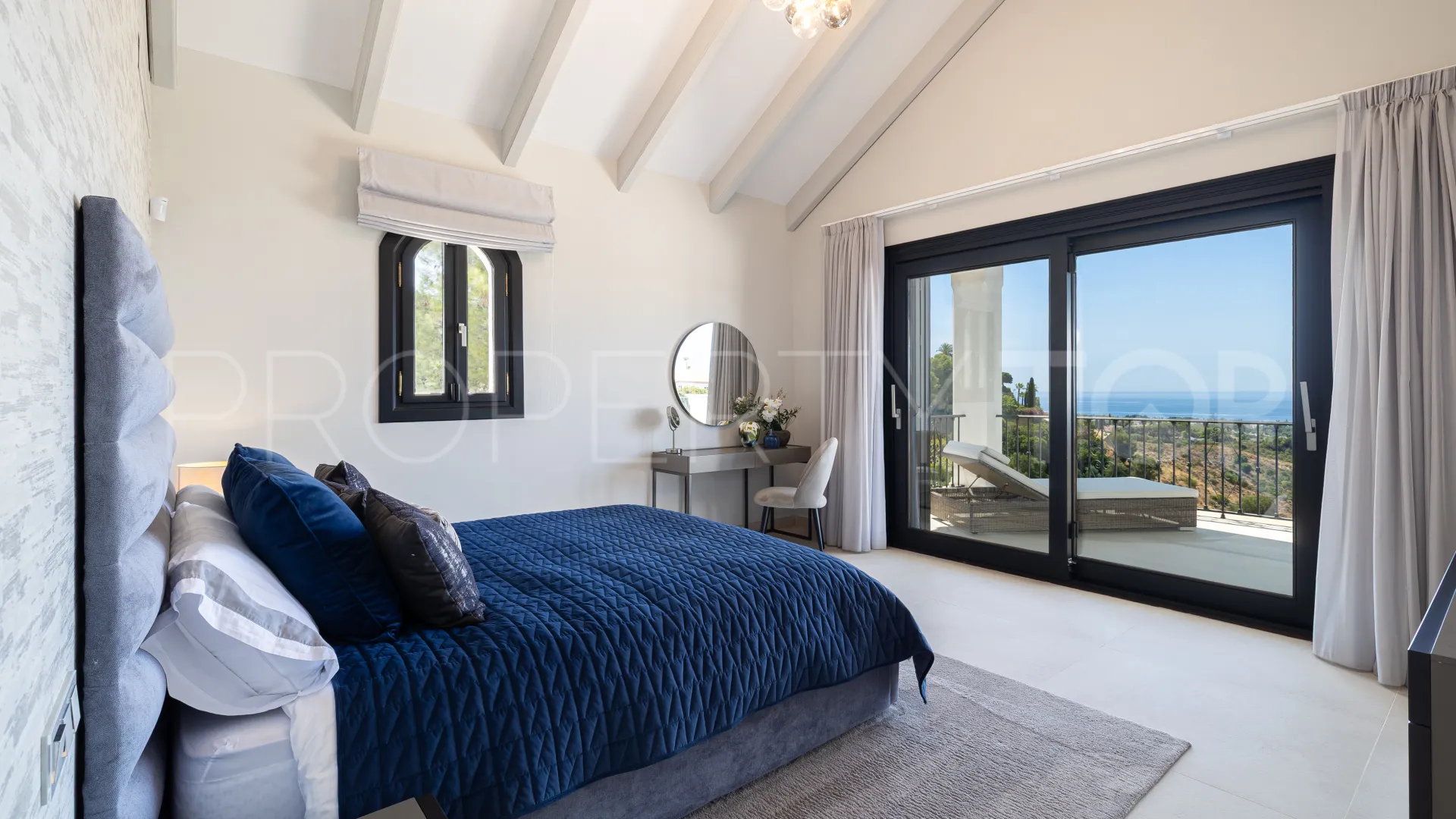 Comprar villa de 6 dormitorios en Marbella Golden Mile