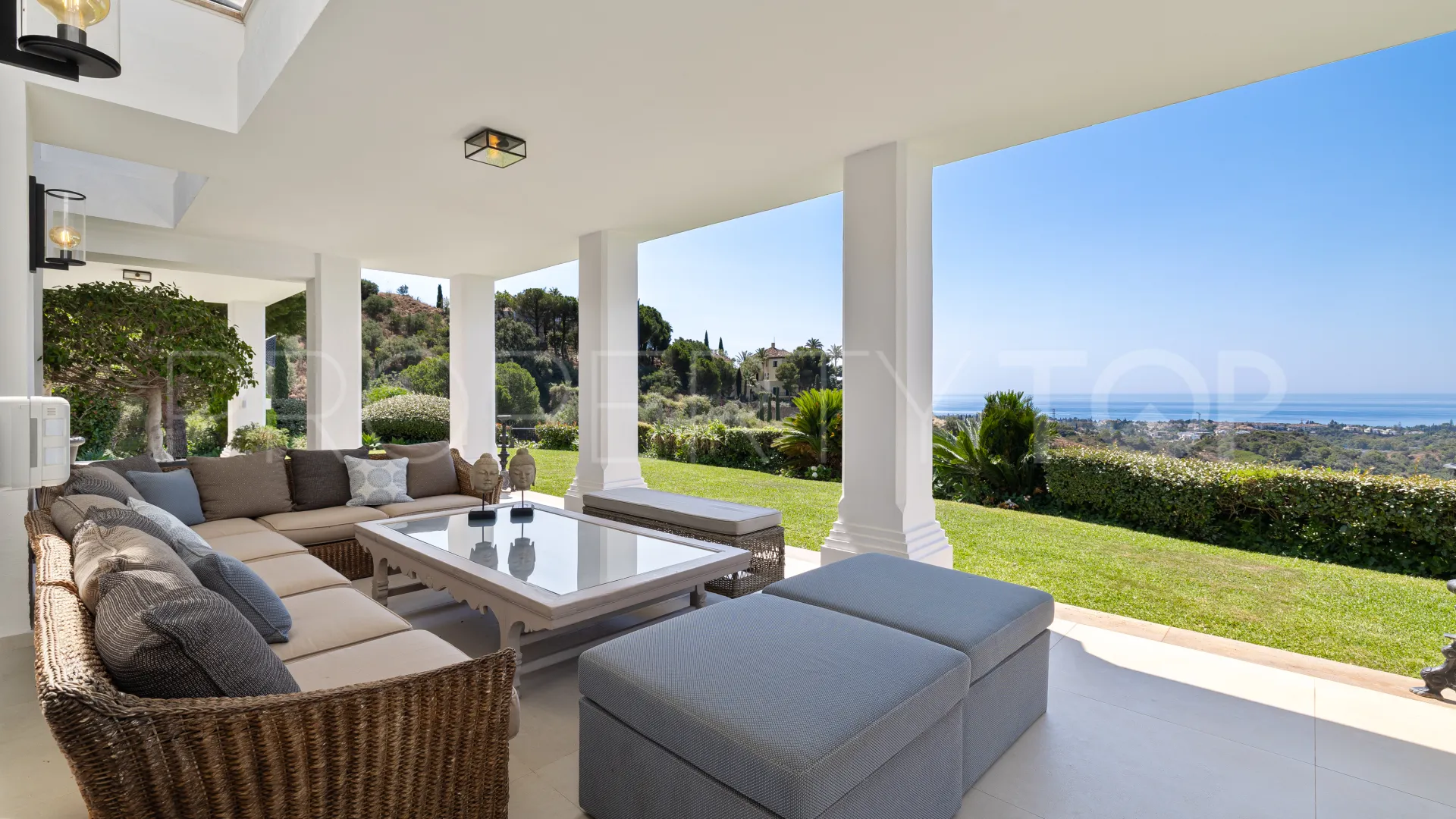 Comprar villa de 6 dormitorios en Marbella Golden Mile