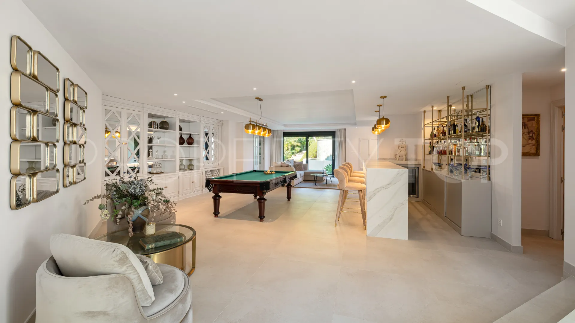 Comprar villa de 6 dormitorios en Marbella Golden Mile