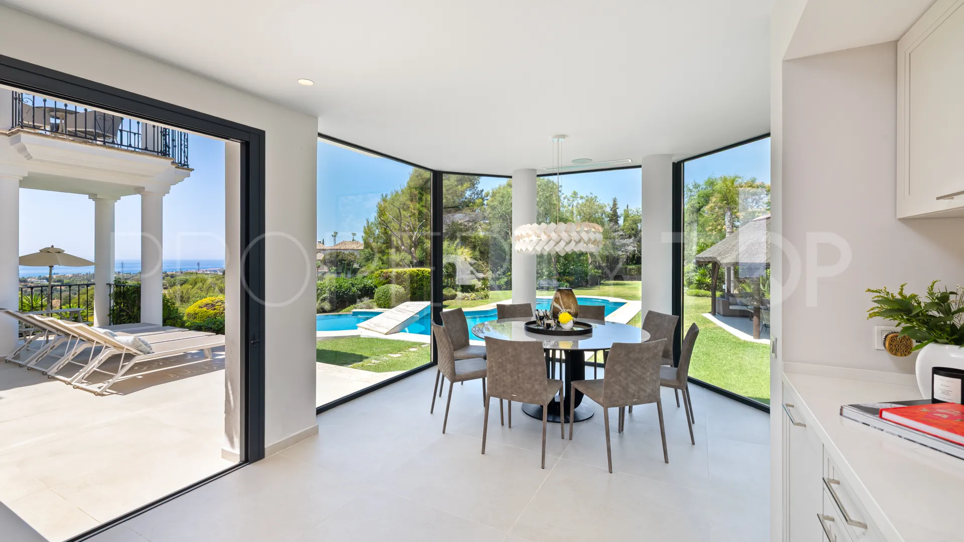 Comprar villa de 6 dormitorios en Marbella Golden Mile