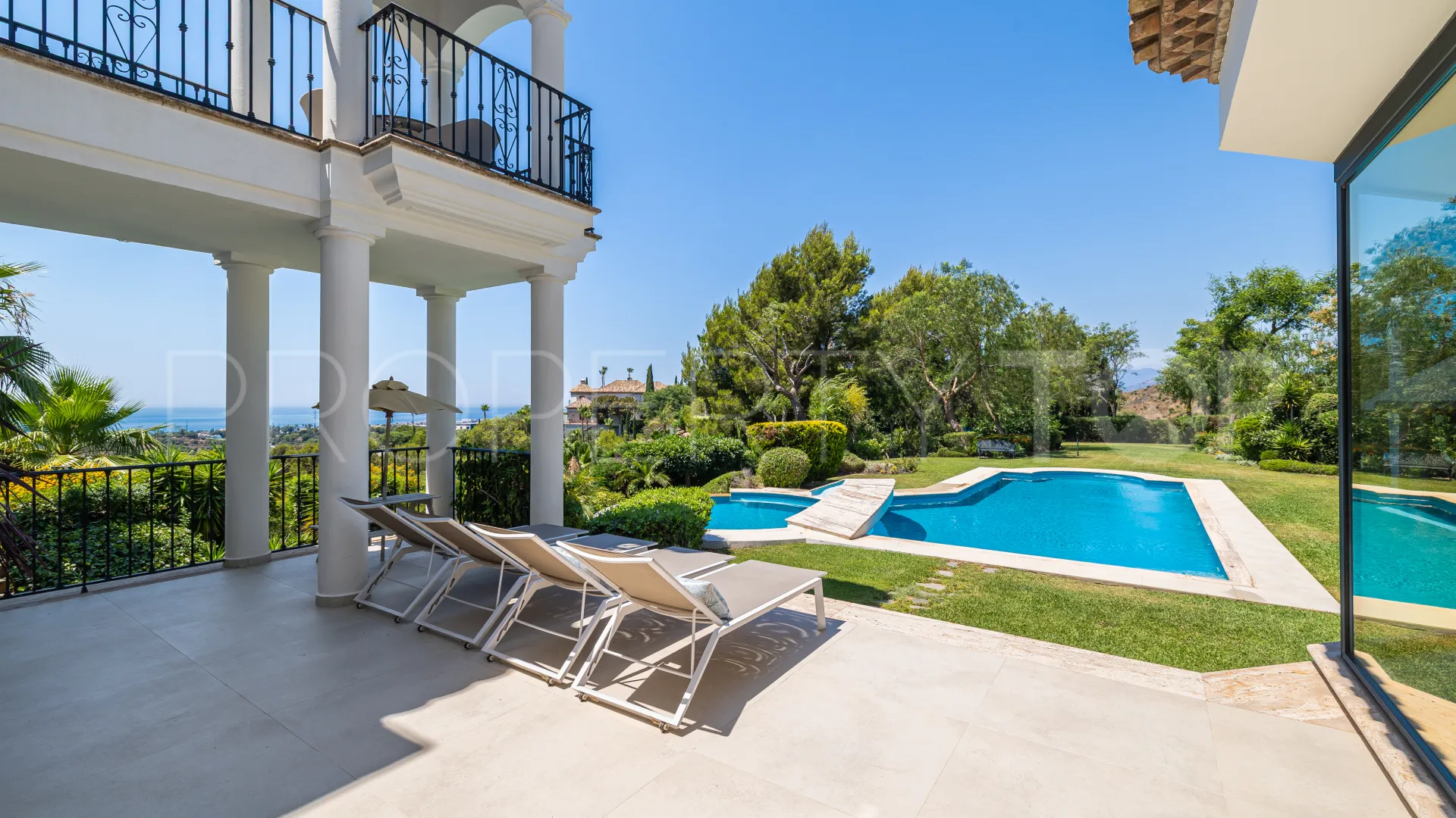 Comprar villa de 6 dormitorios en Marbella Golden Mile